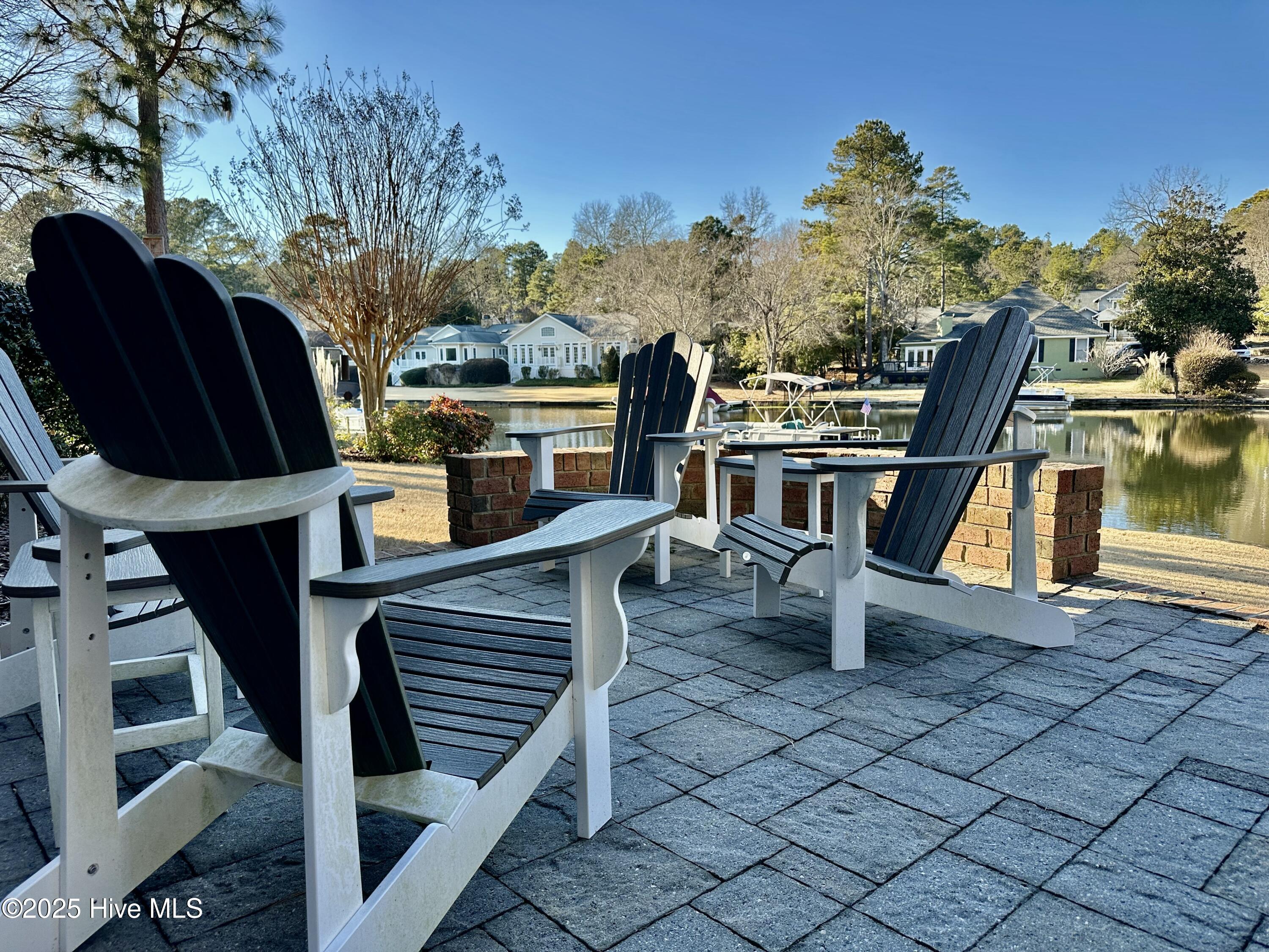 145 Lake Forest Drive SW