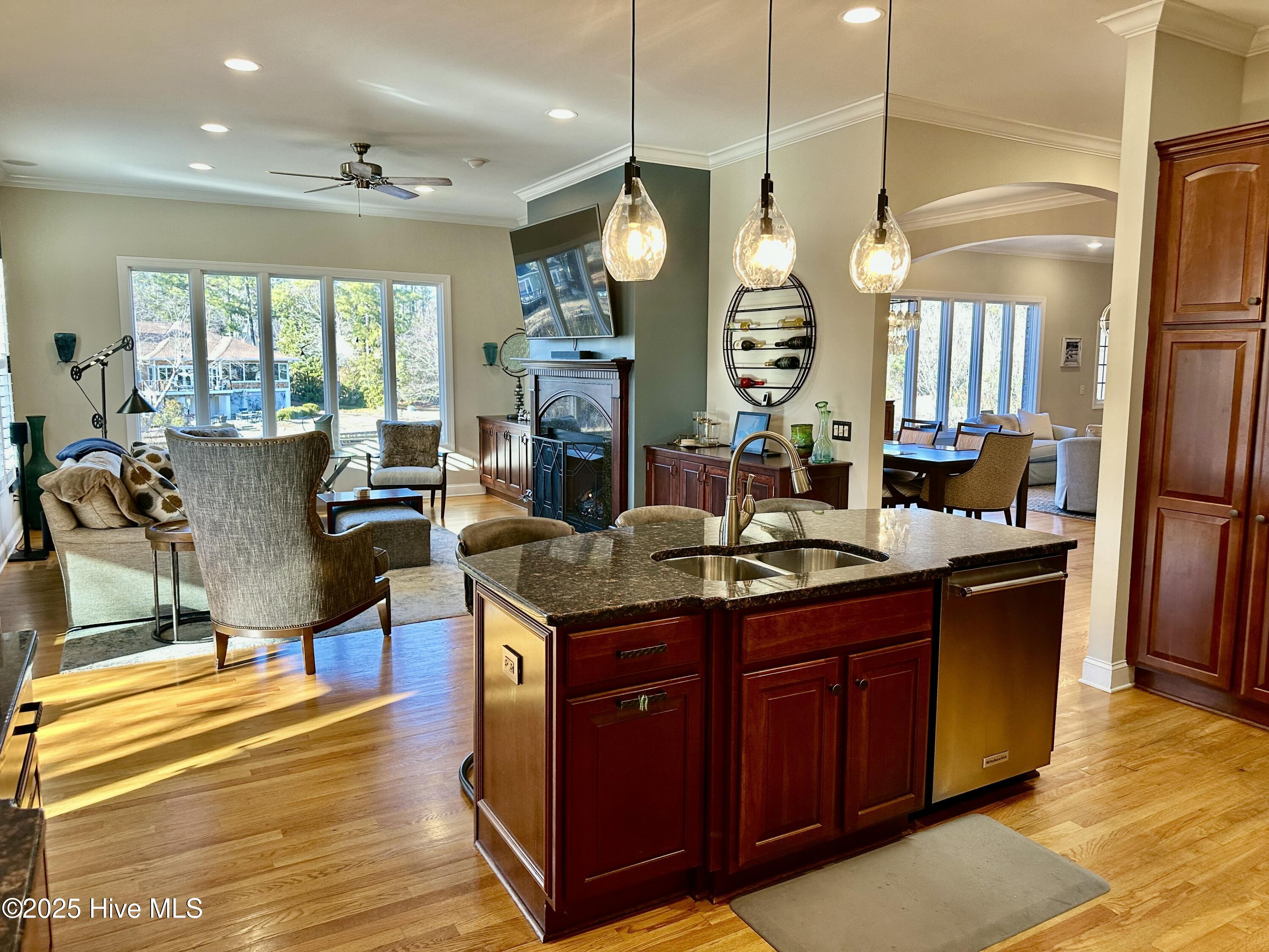 145 Lake Forest Drive SW