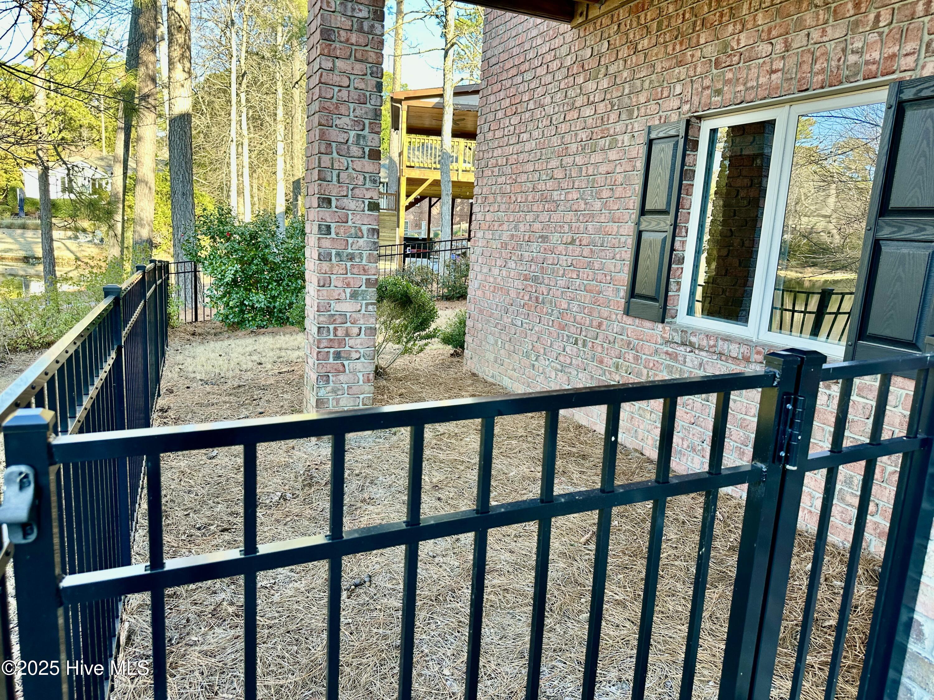 145 Lake Forest Drive SW