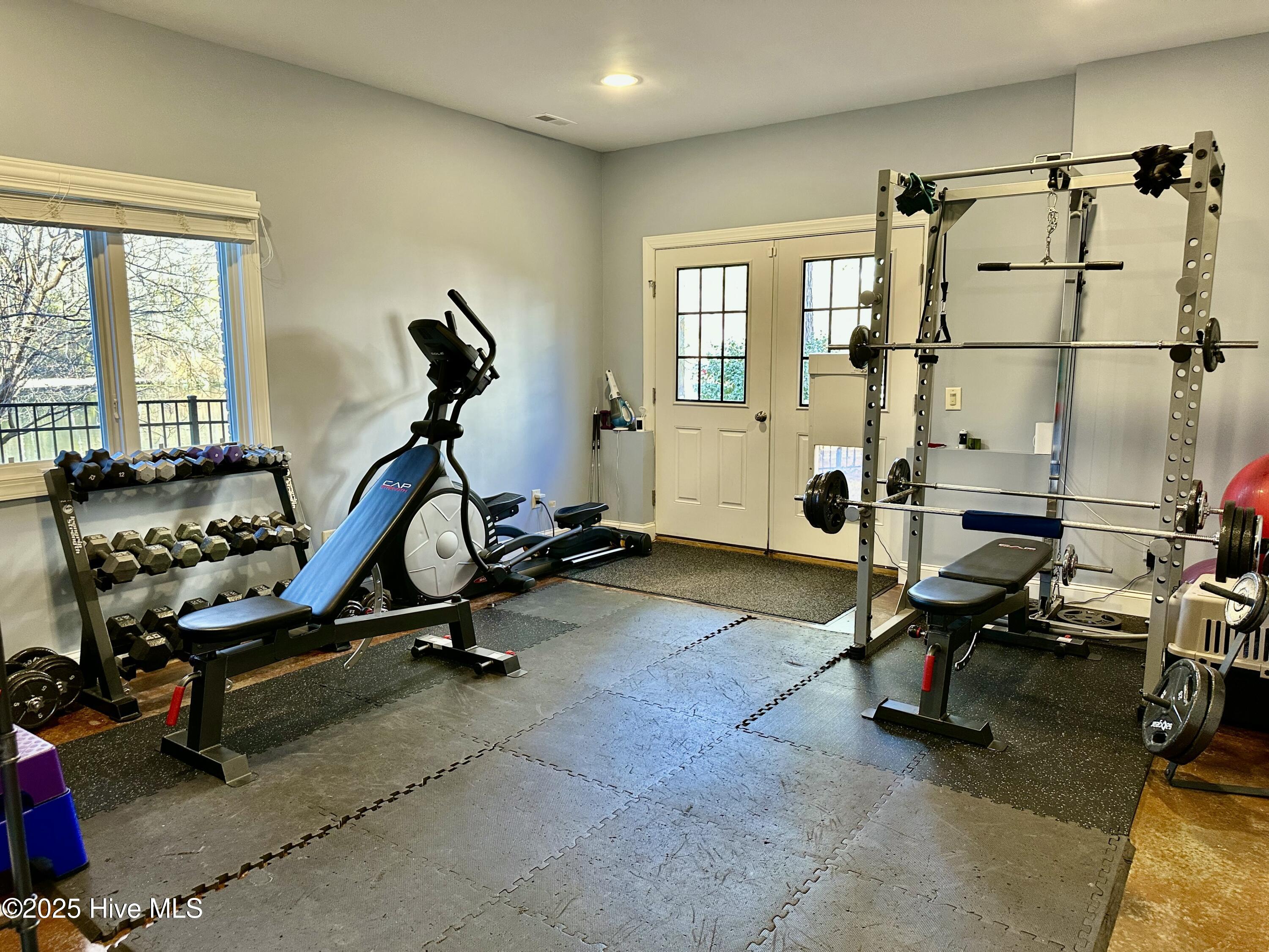 145 Lake Forest Drive SW