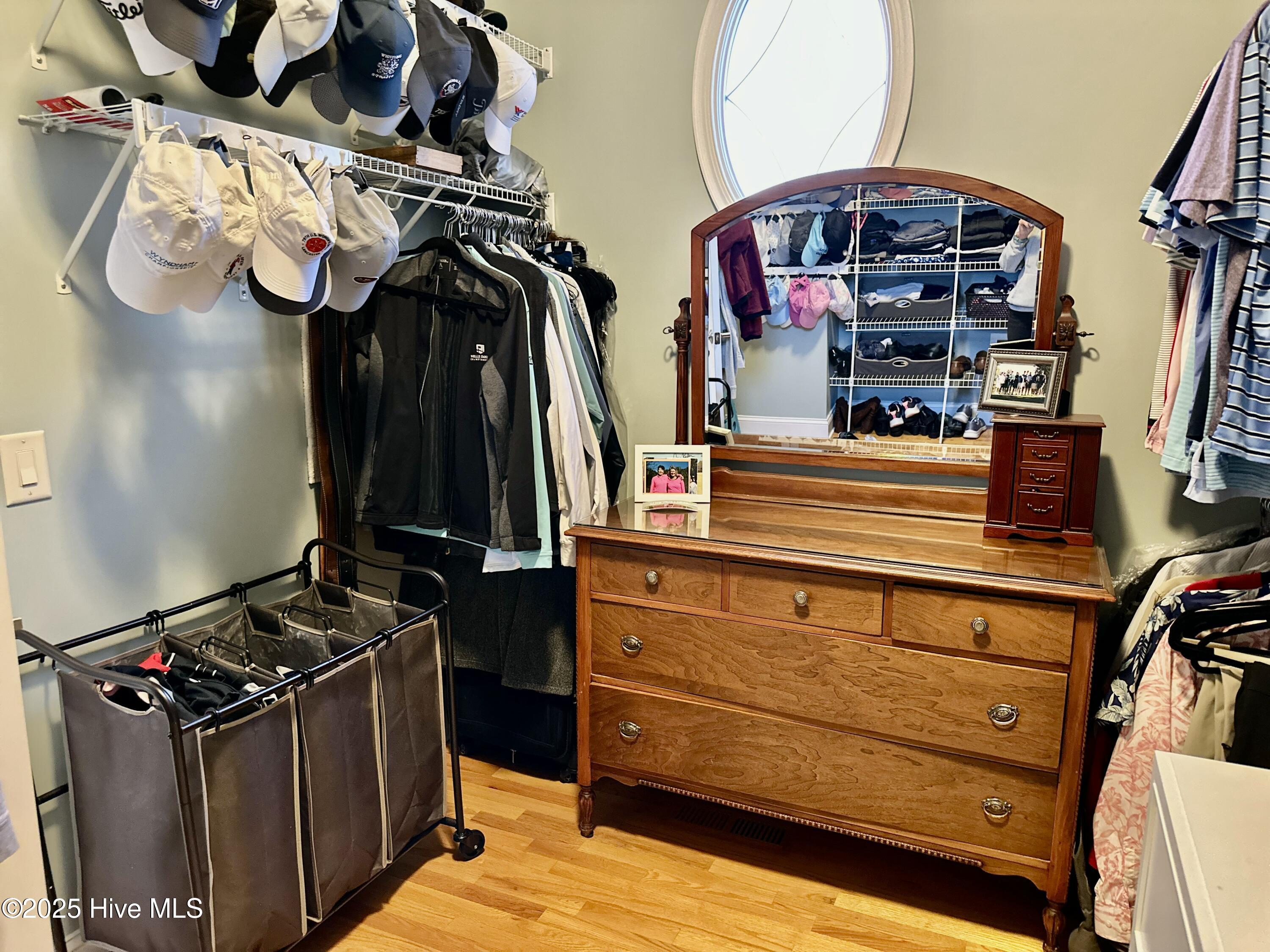 145 Lake Forest Drive SW