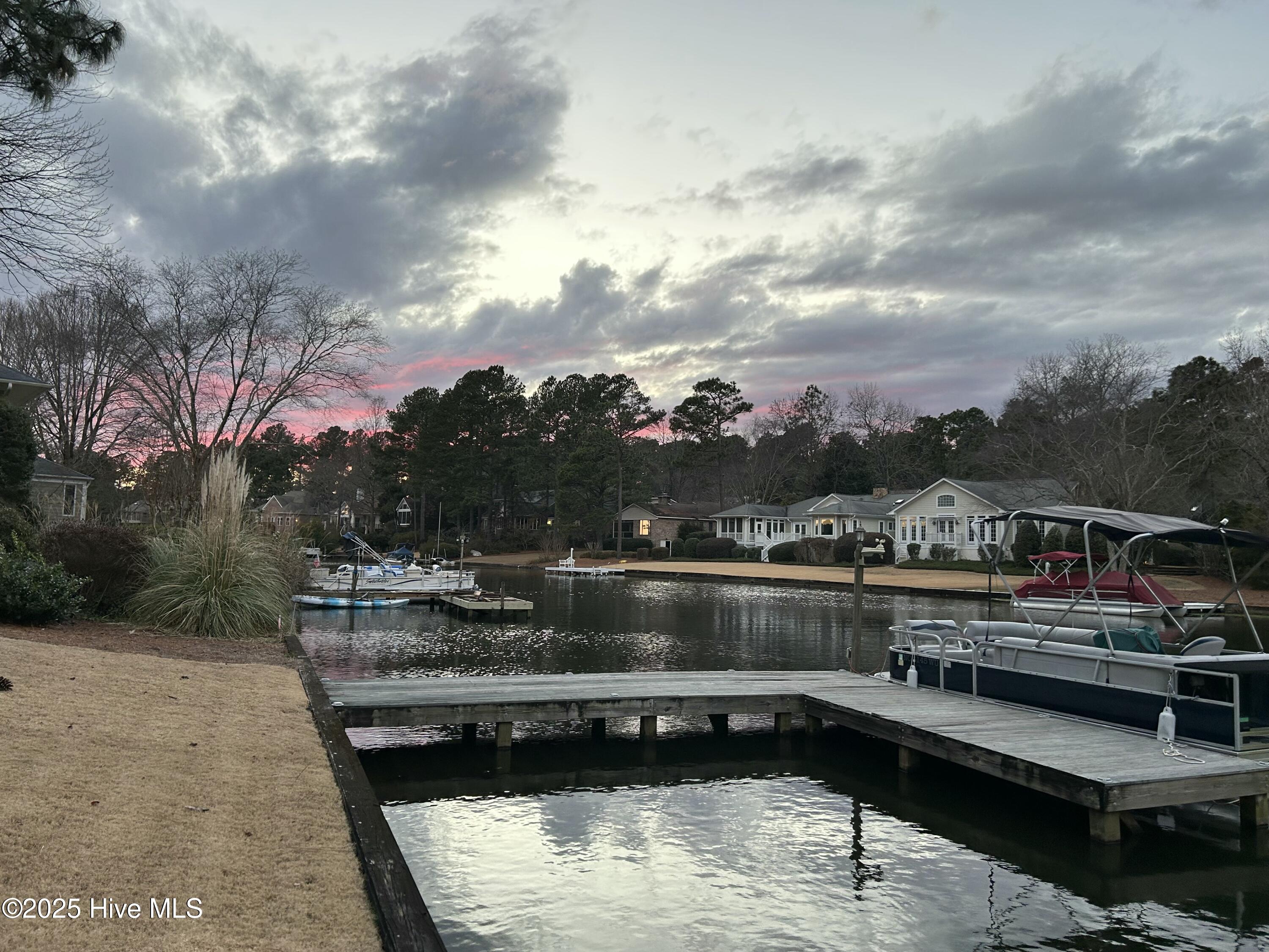 145 Lake Forest Drive SW