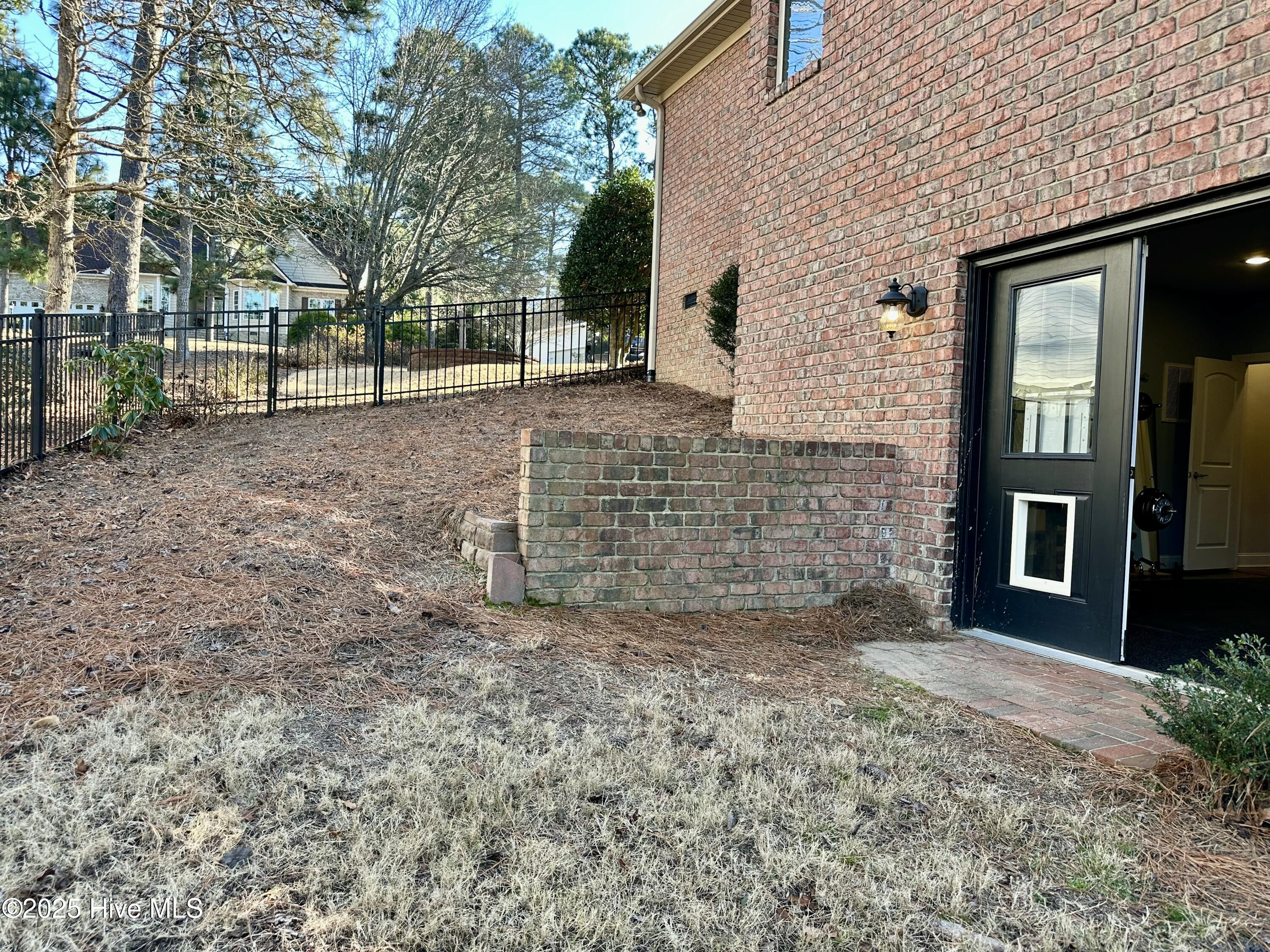 145 Lake Forest Drive SW