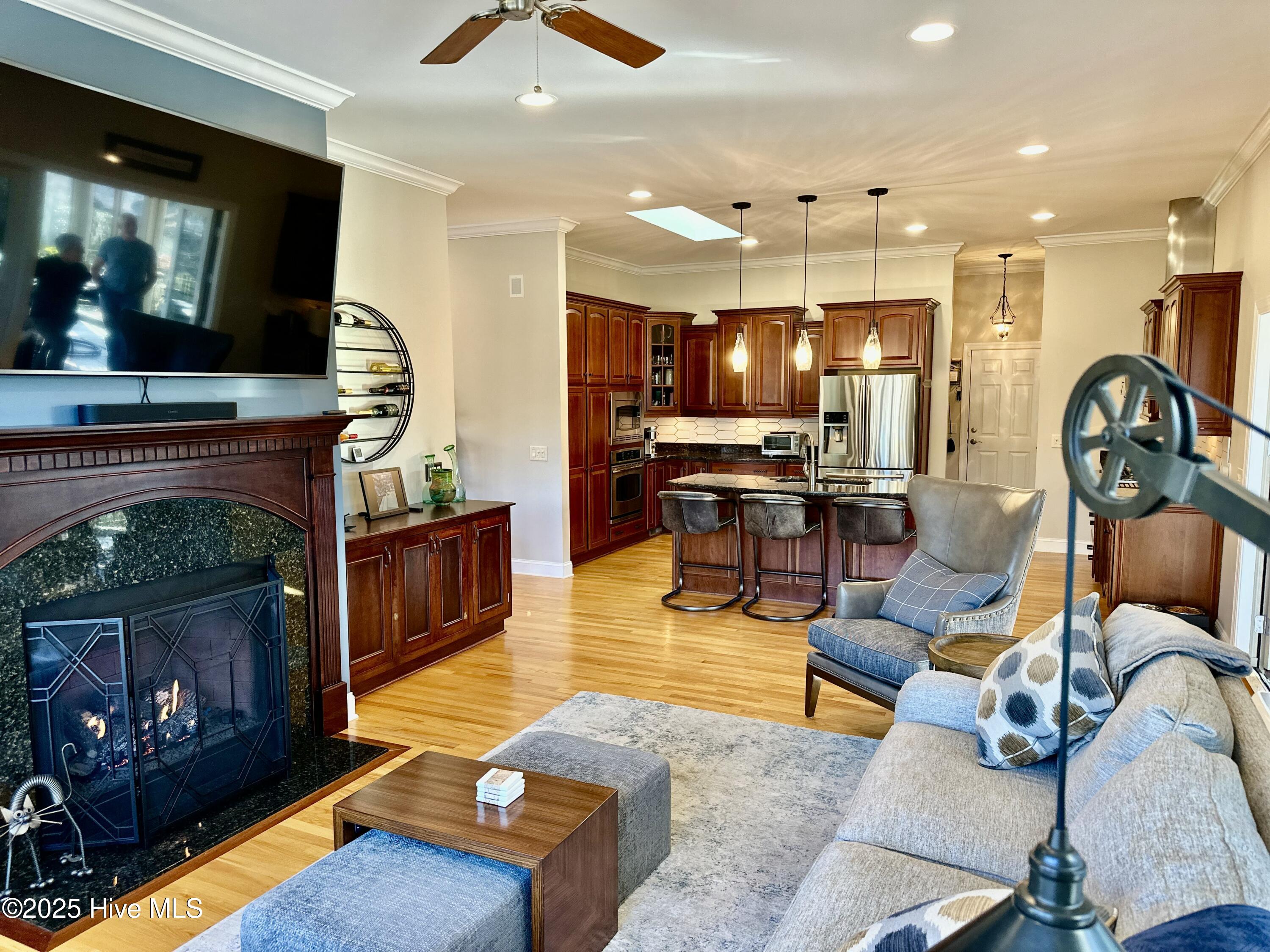 145 Lake Forest Drive SW