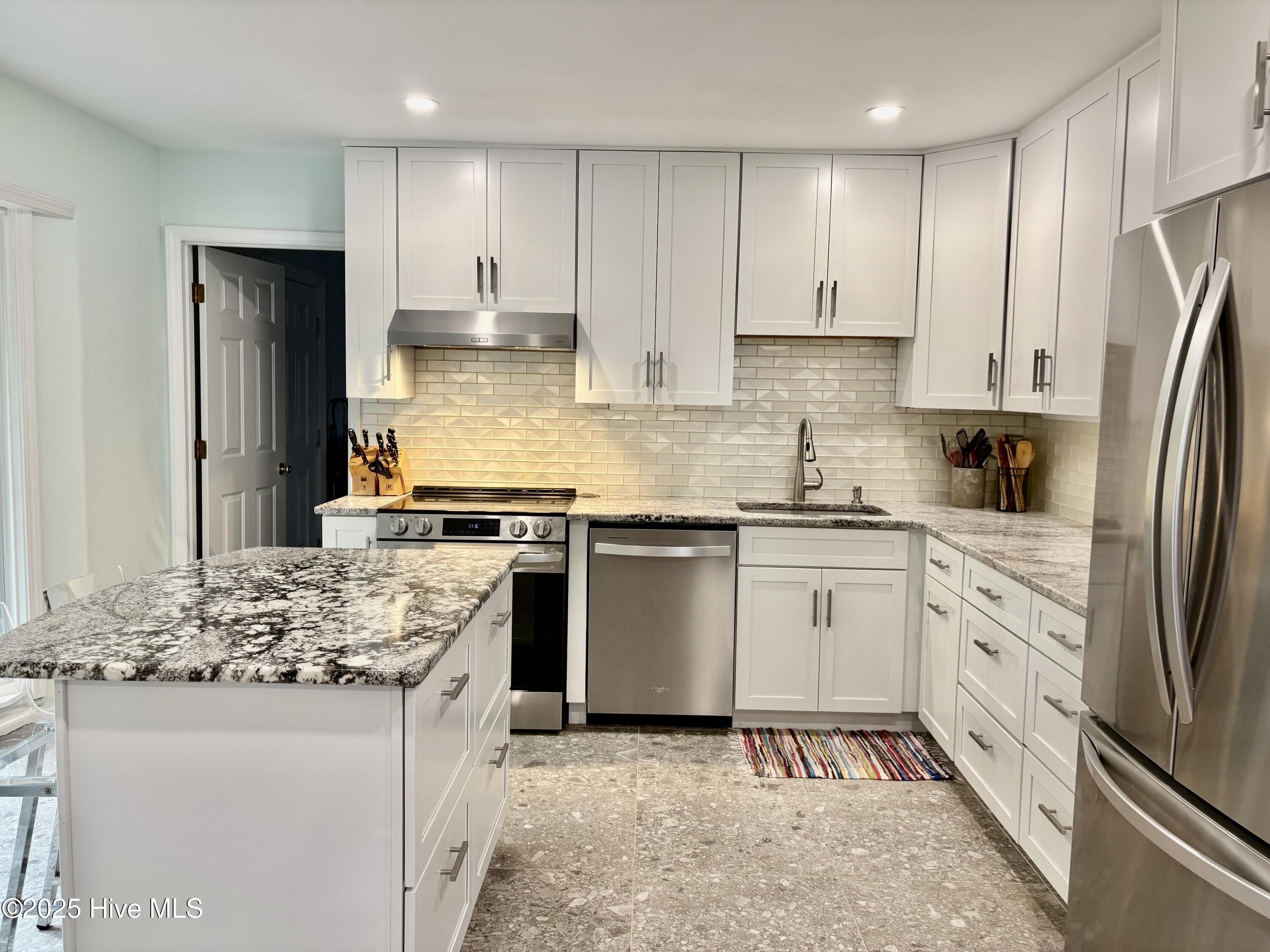 1425 Monticello Drive