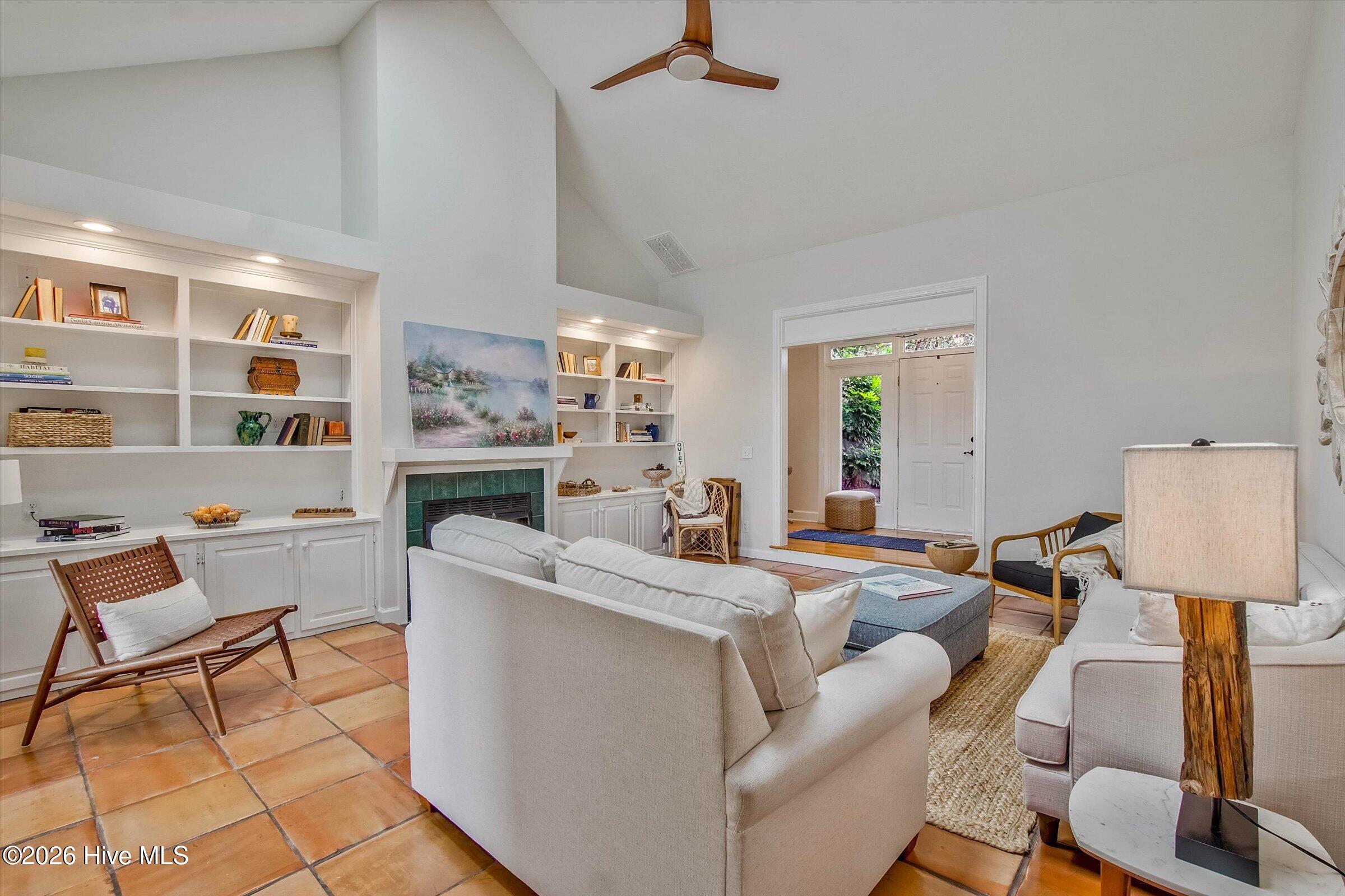 1231 Greenbriar Place