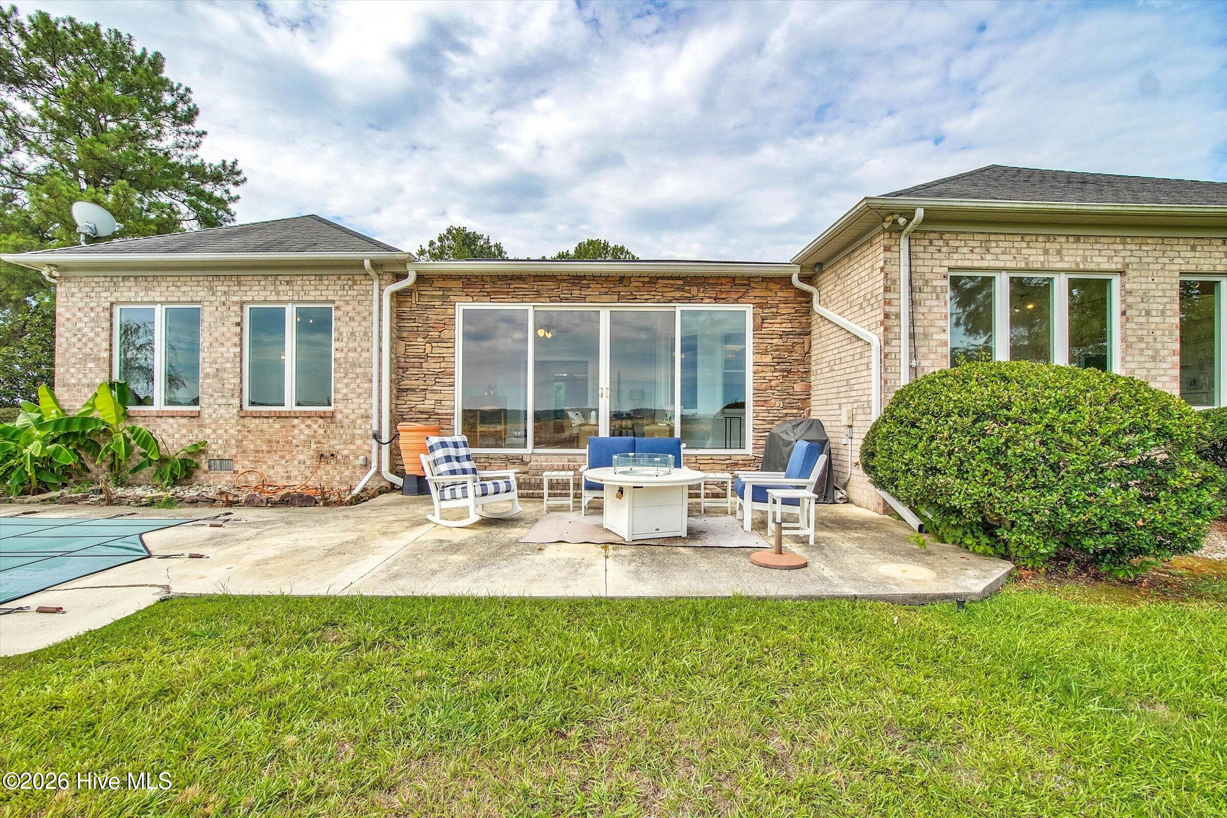1231 Greenbriar Place