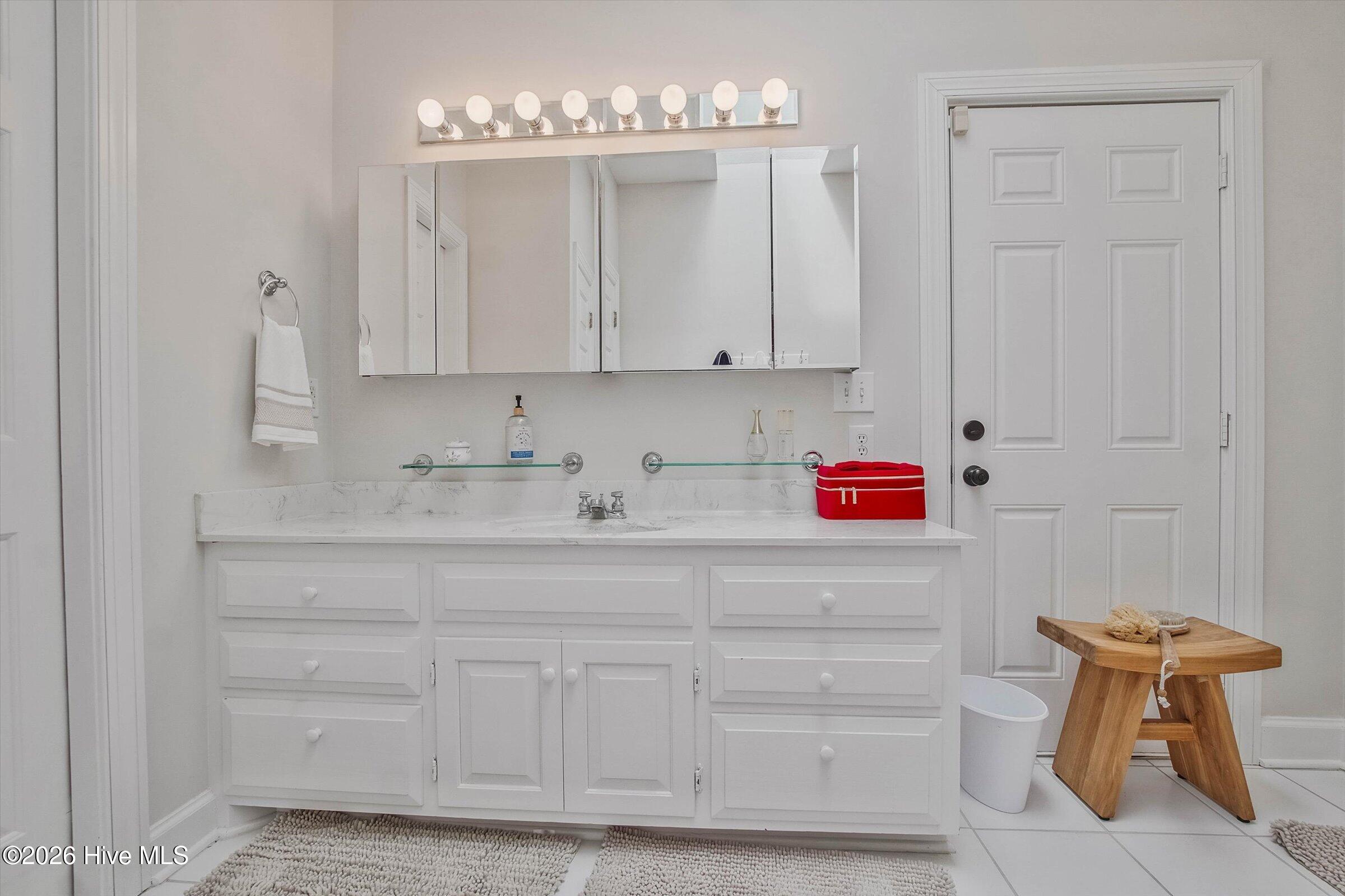1231 Greenbriar Place