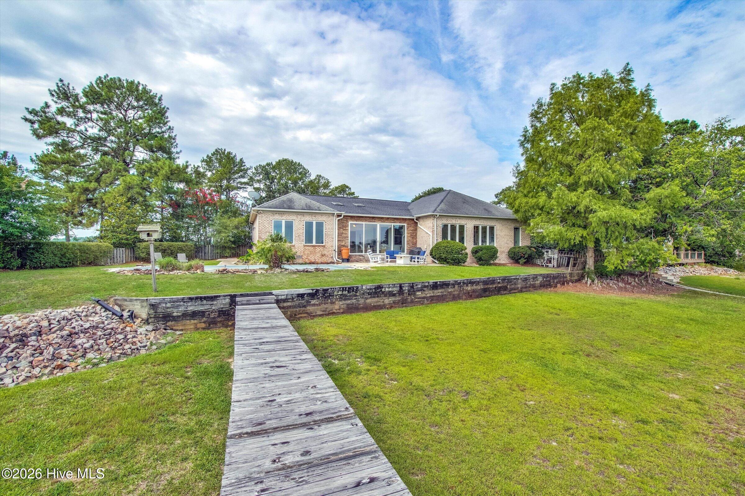 1231 Greenbriar Place