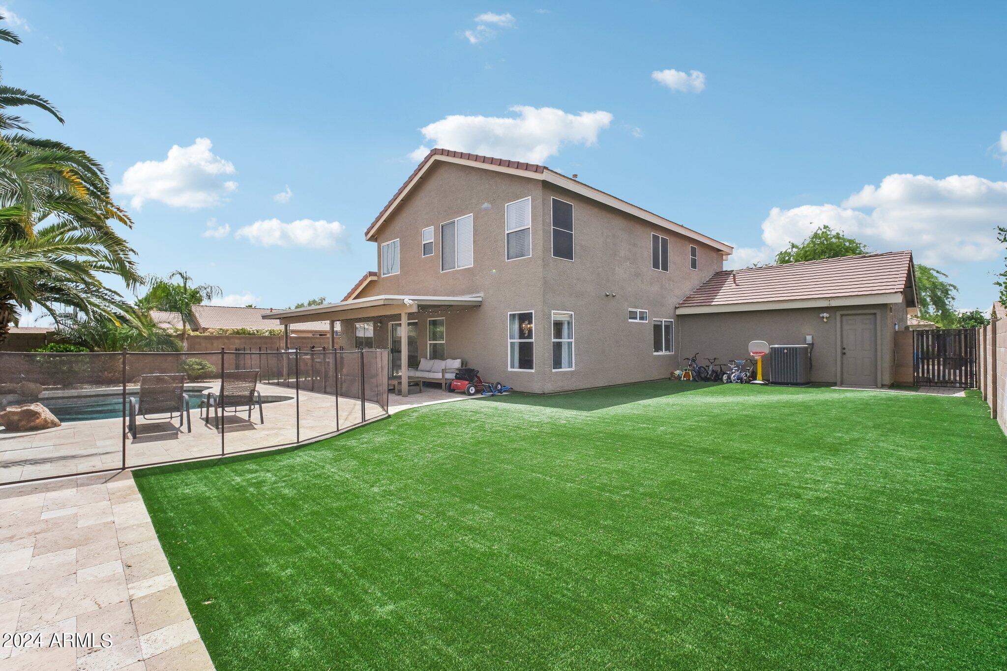 3364 E MENADOTA Drive