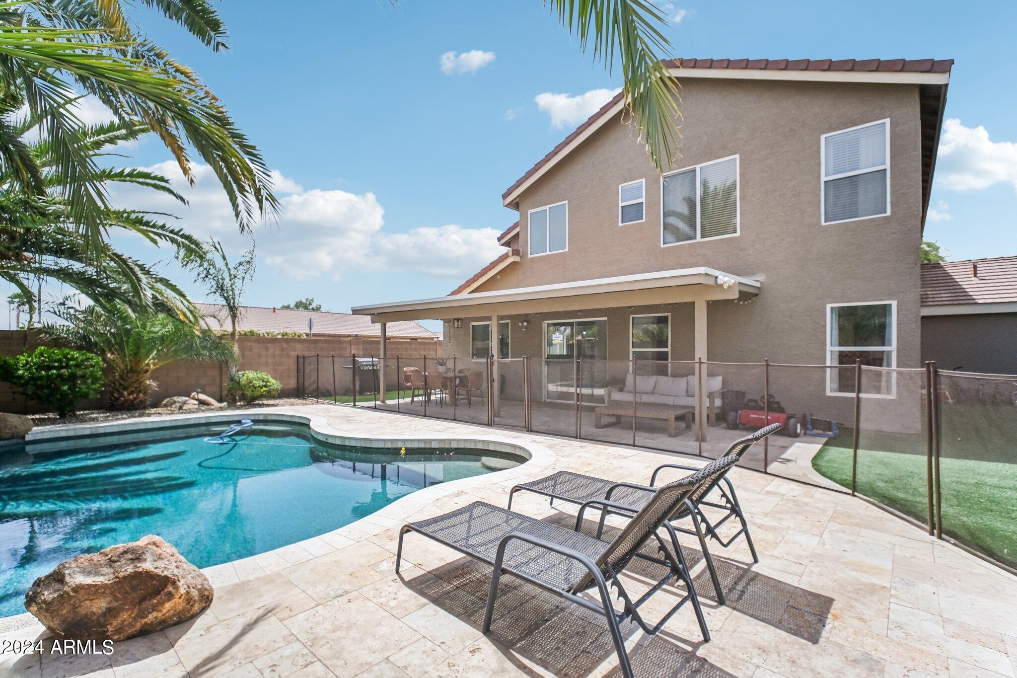 3364 E MENADOTA Drive