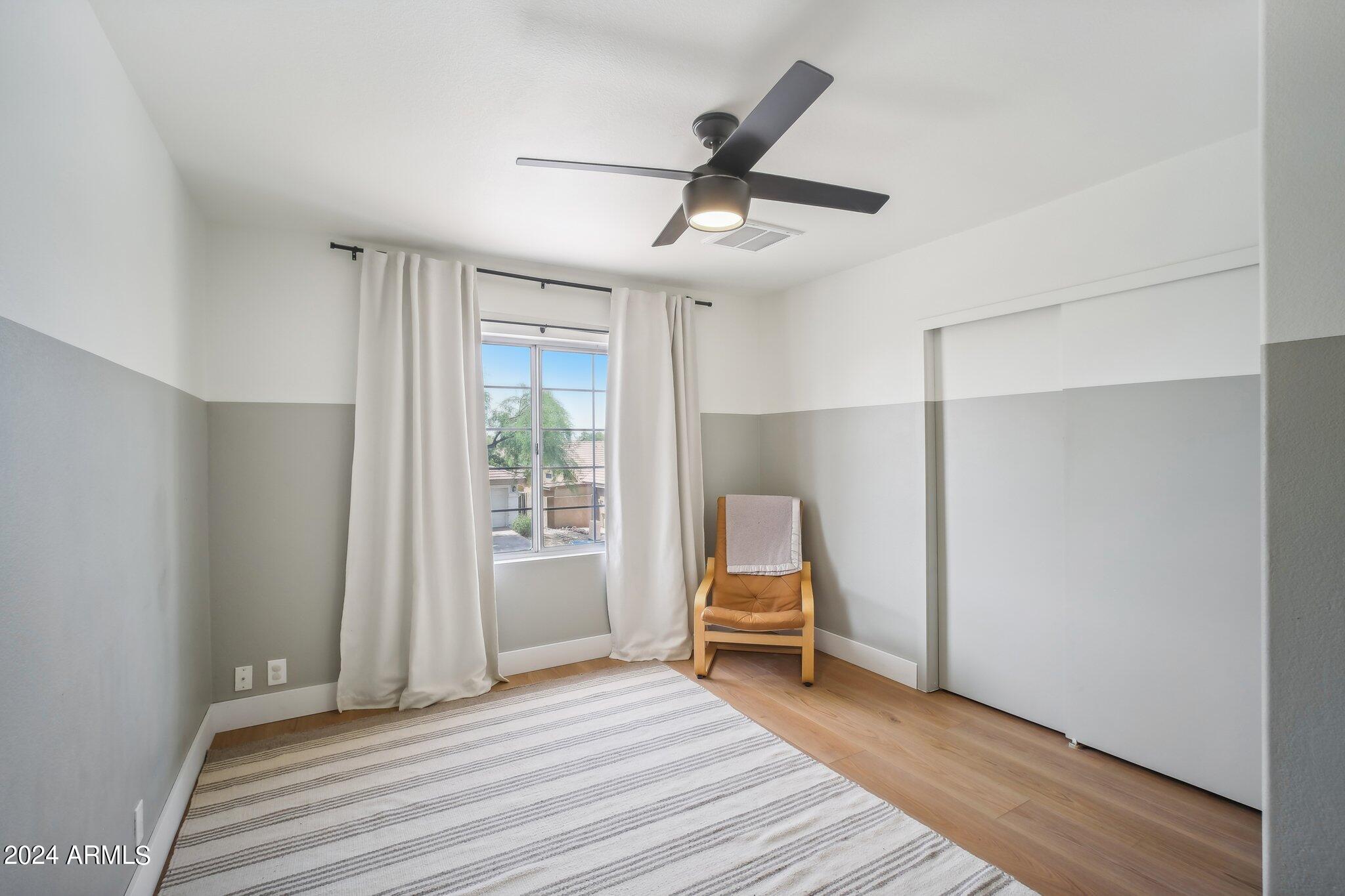 3364 E MENADOTA Drive