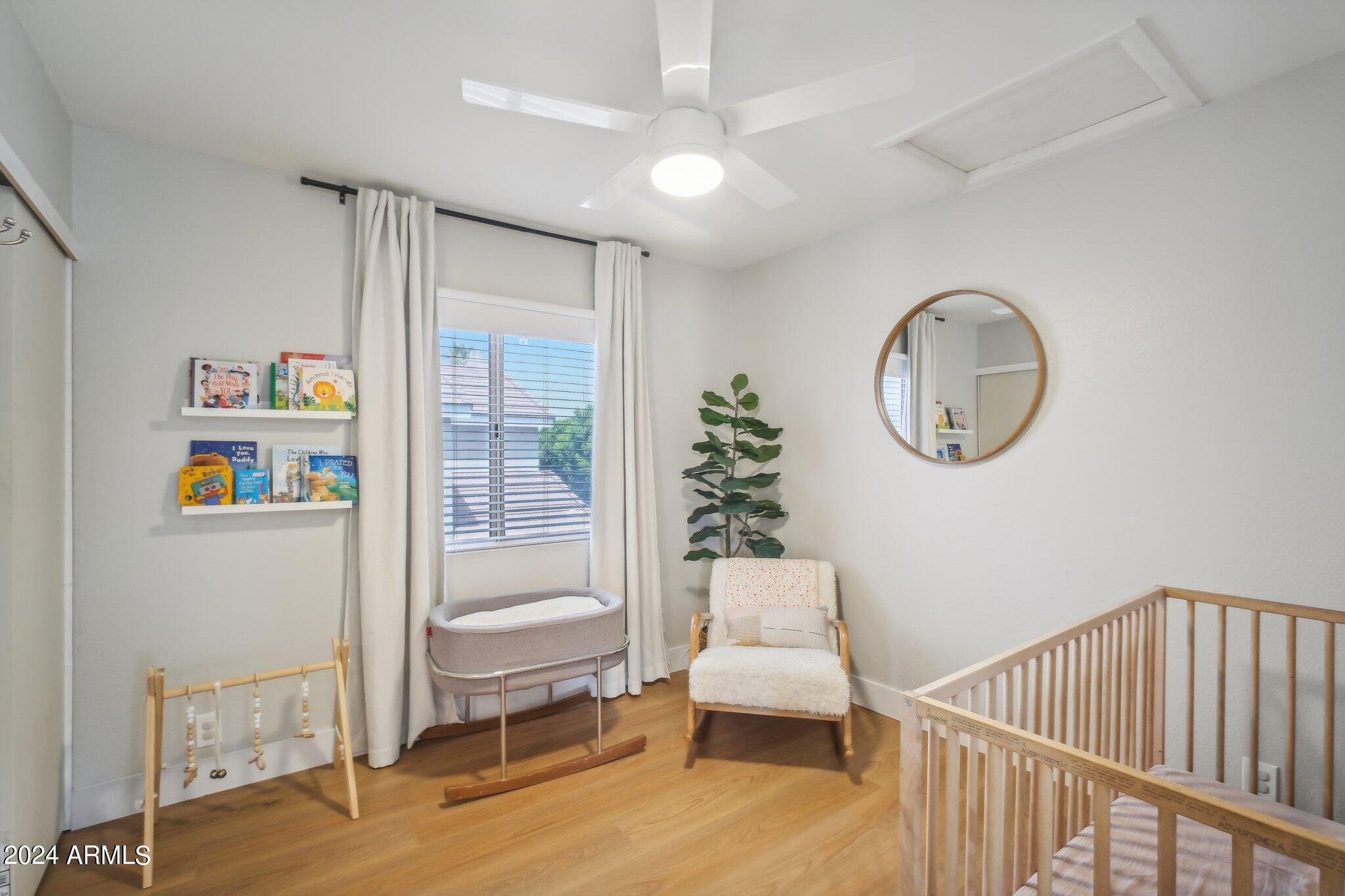 3364 E MENADOTA Drive