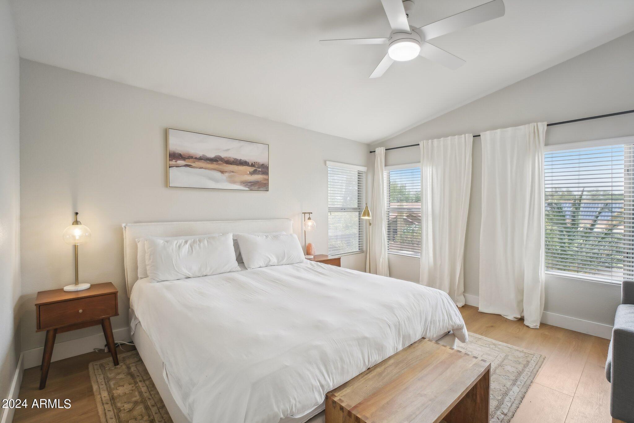 3364 E MENADOTA Drive