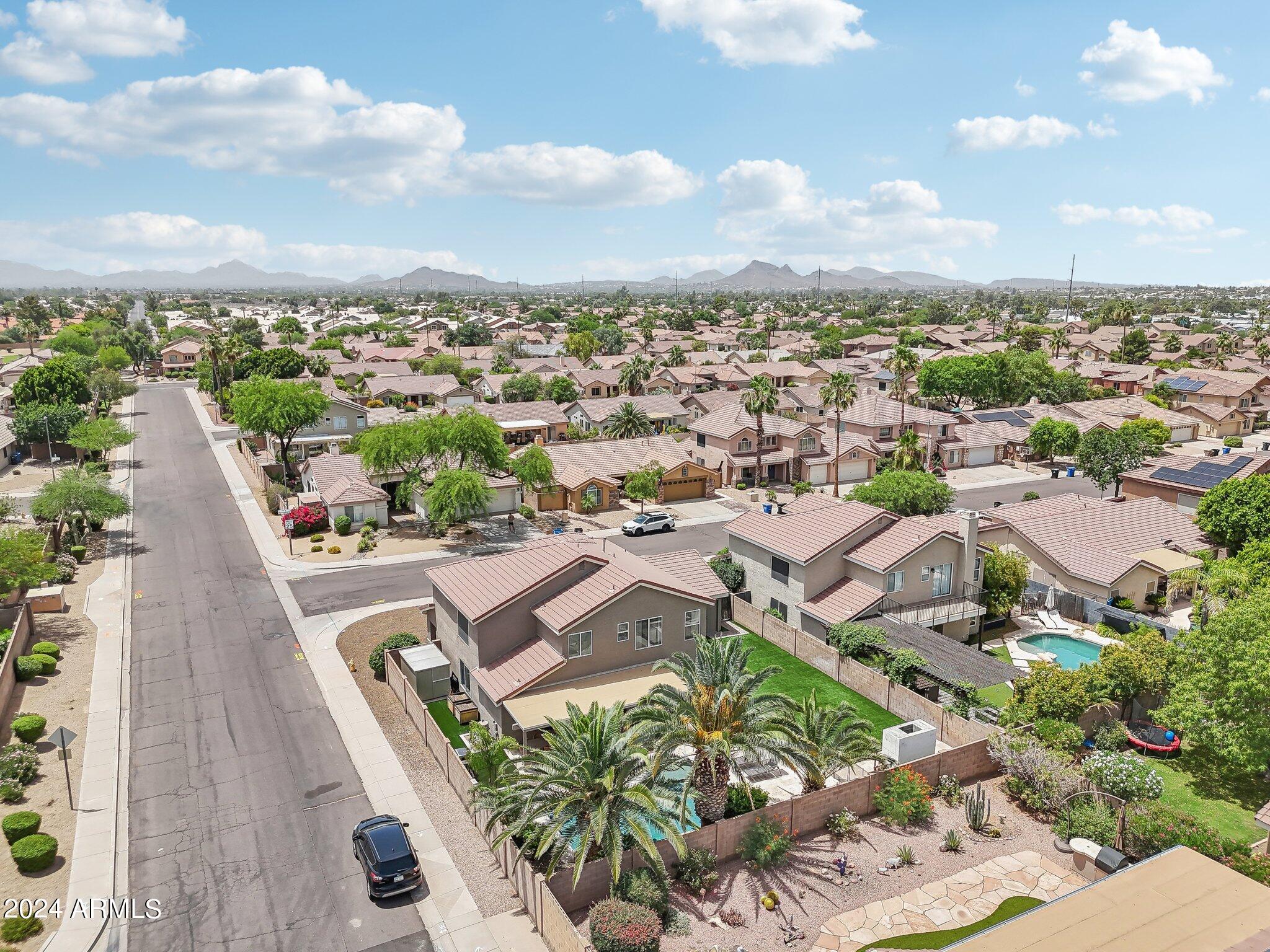 3364 E MENADOTA Drive