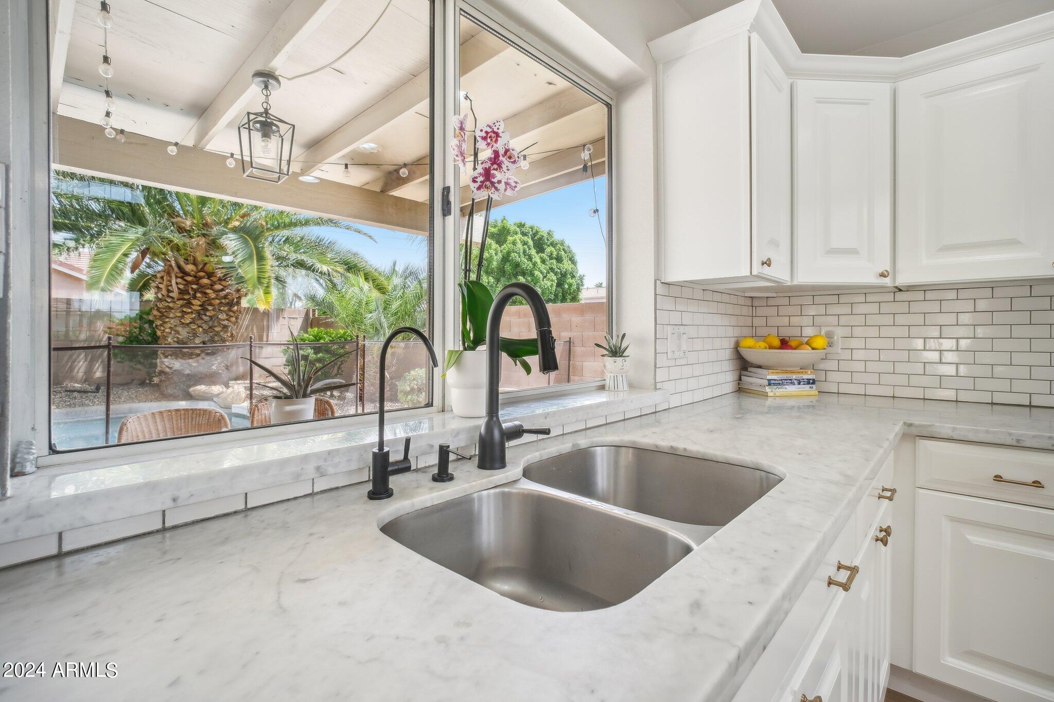 3364 E MENADOTA Drive