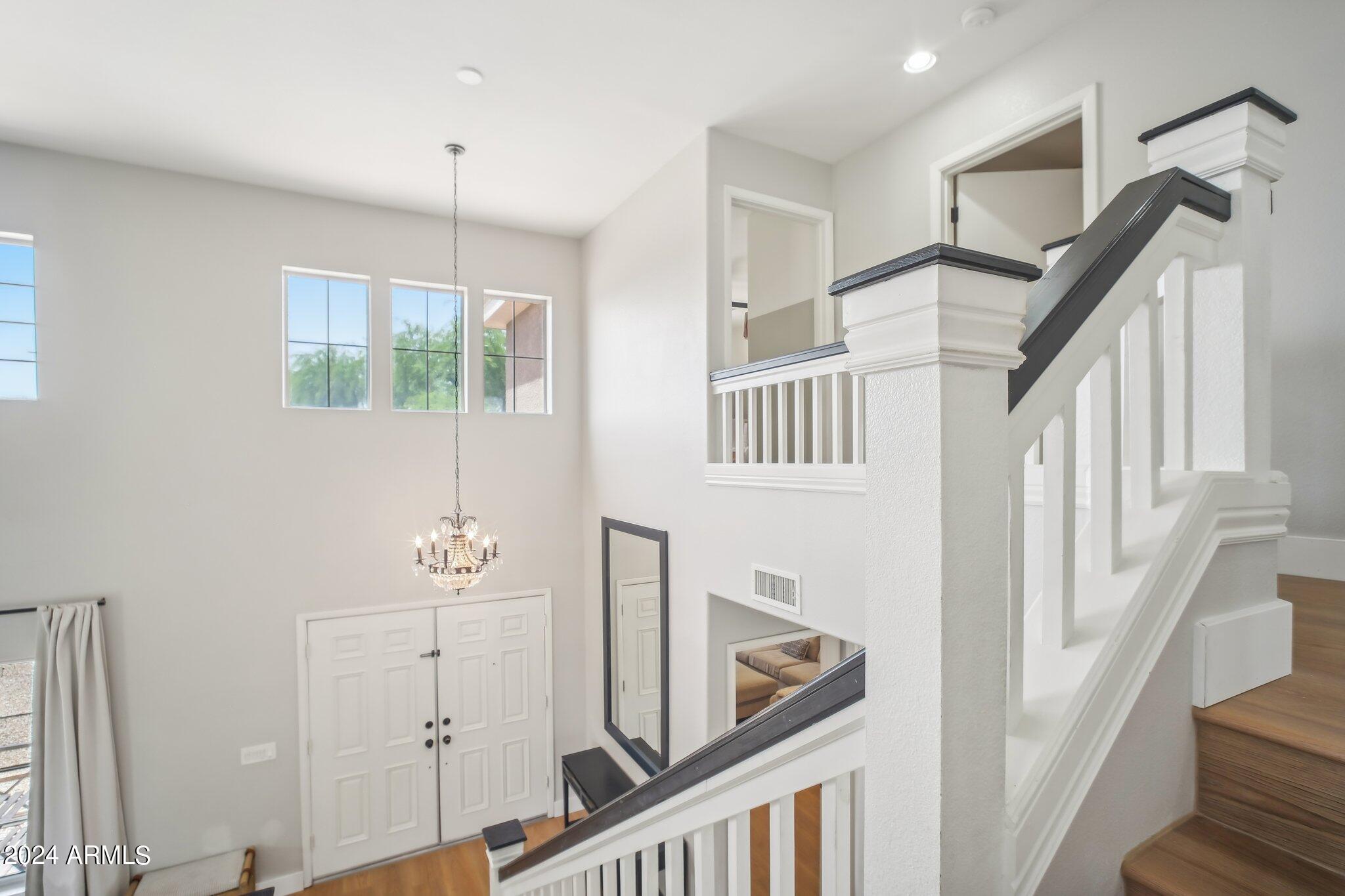 3364 E MENADOTA Drive