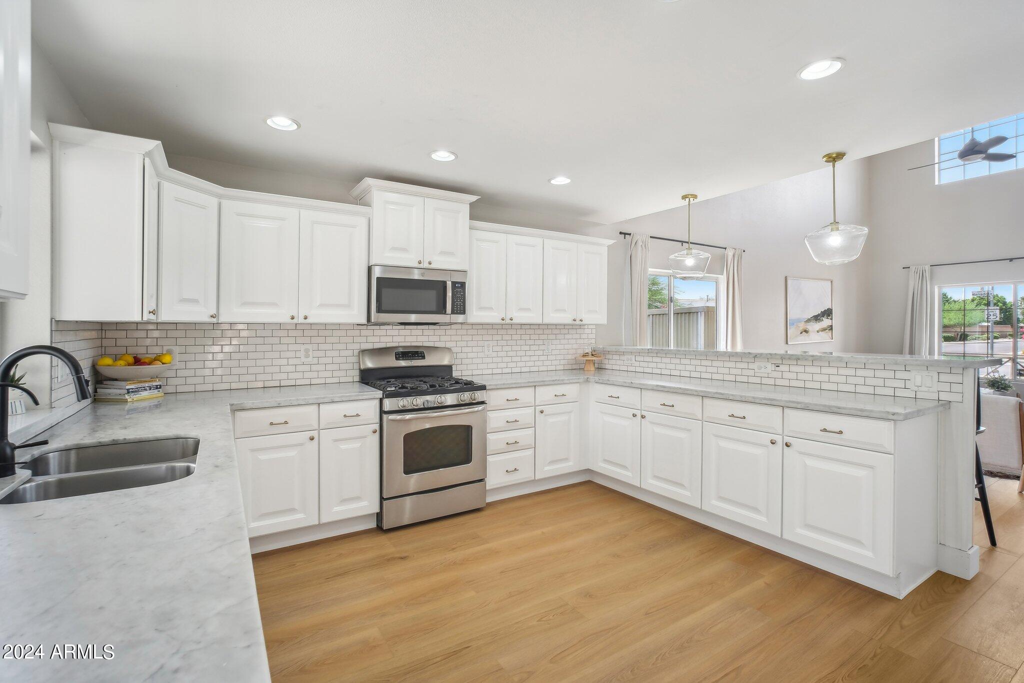 3364 E MENADOTA Drive