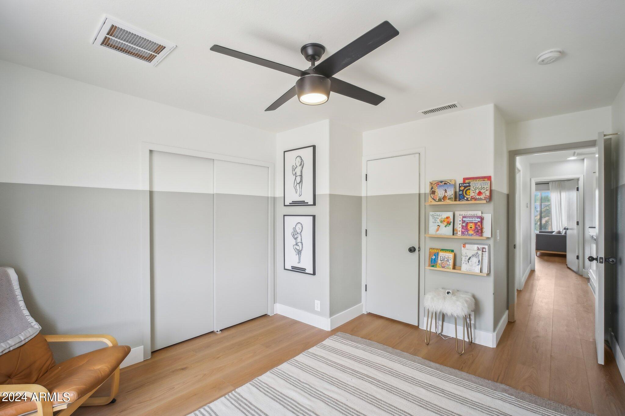 3364 E MENADOTA Drive