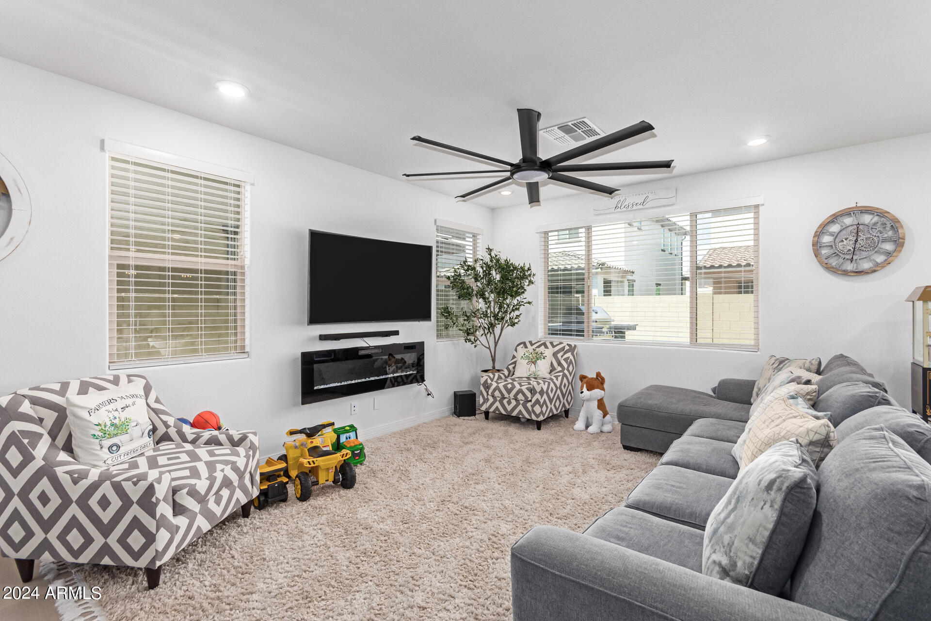 10044 E TIBURON Avenue