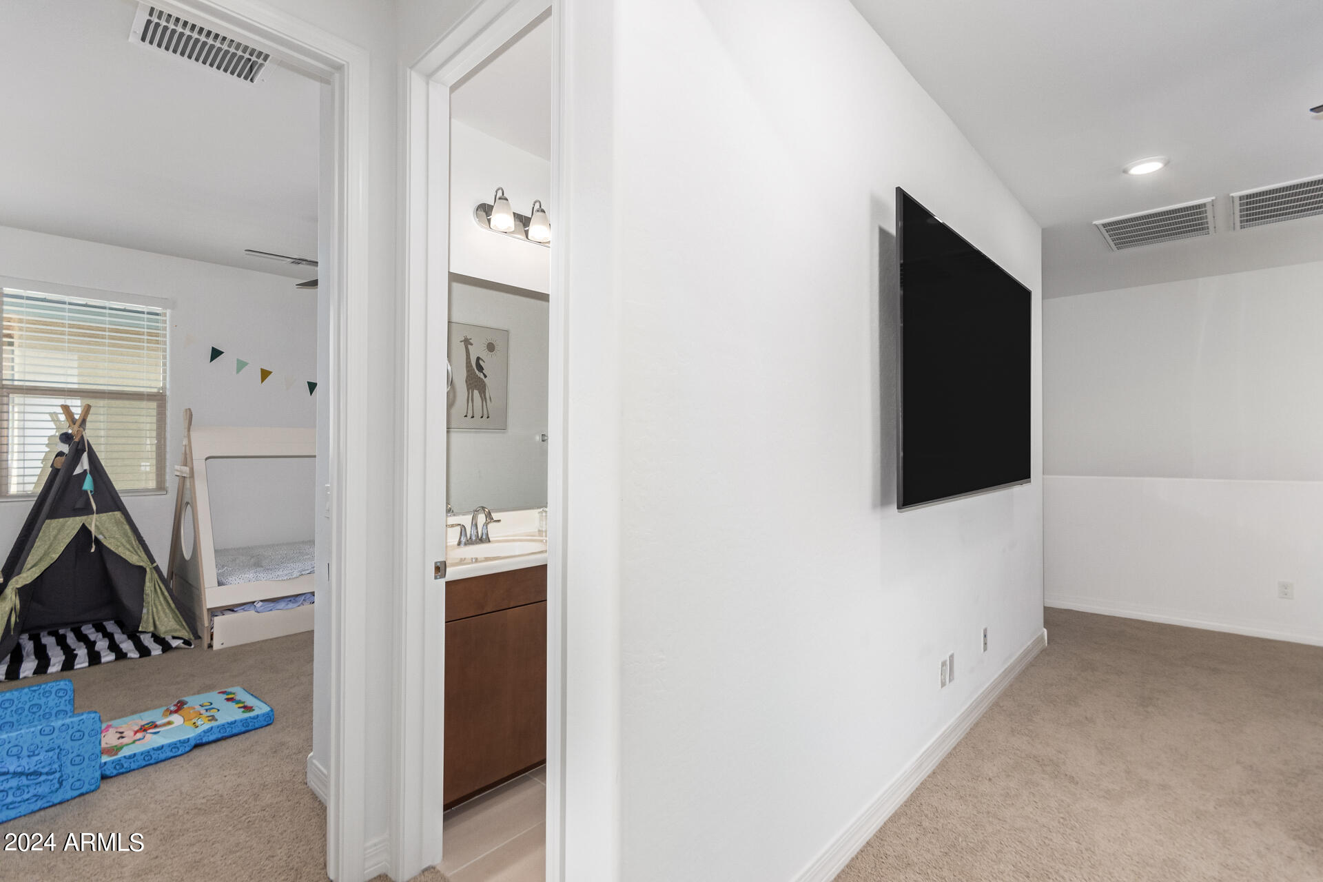 10044 E TIBURON Avenue