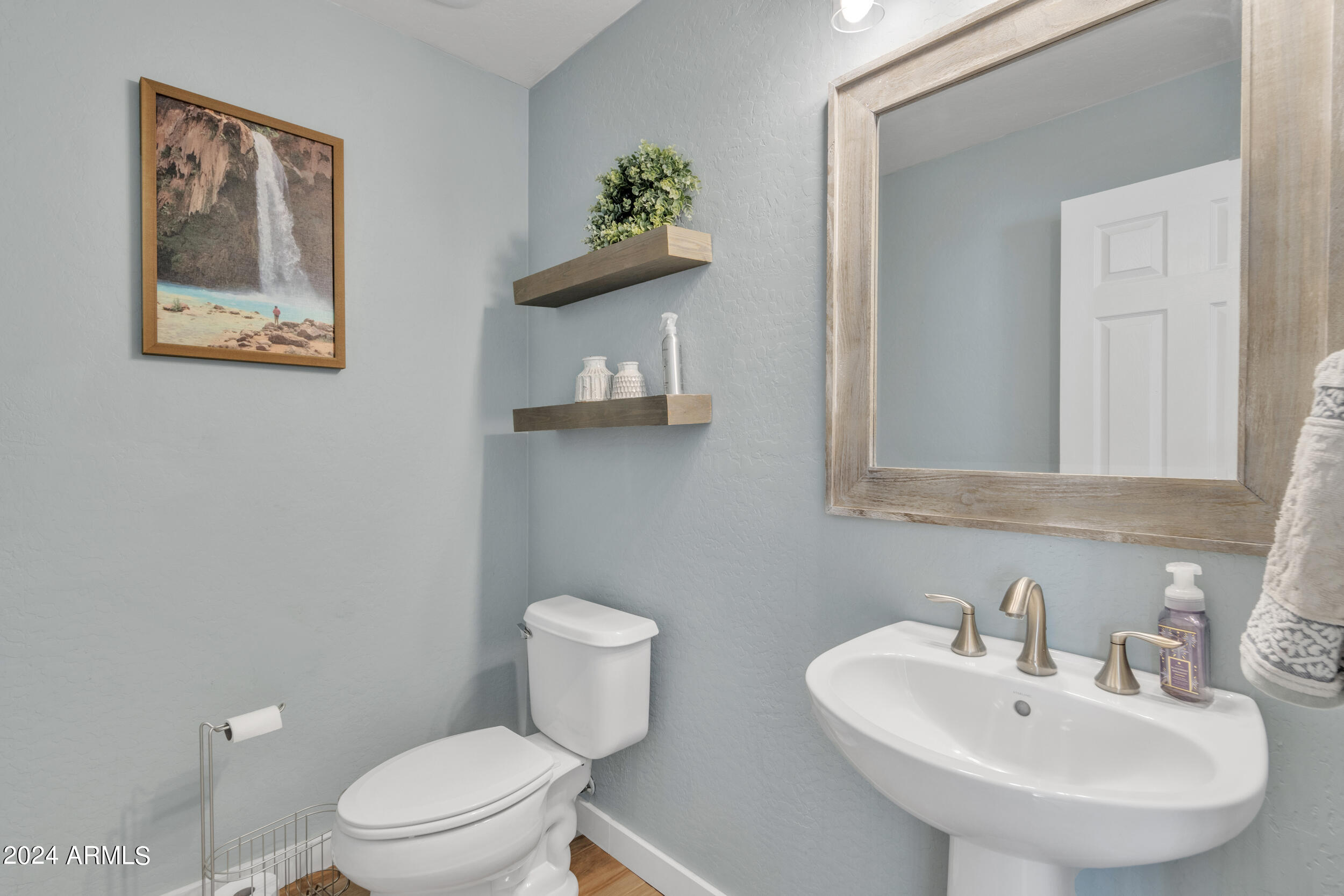 4255 E Washington Court