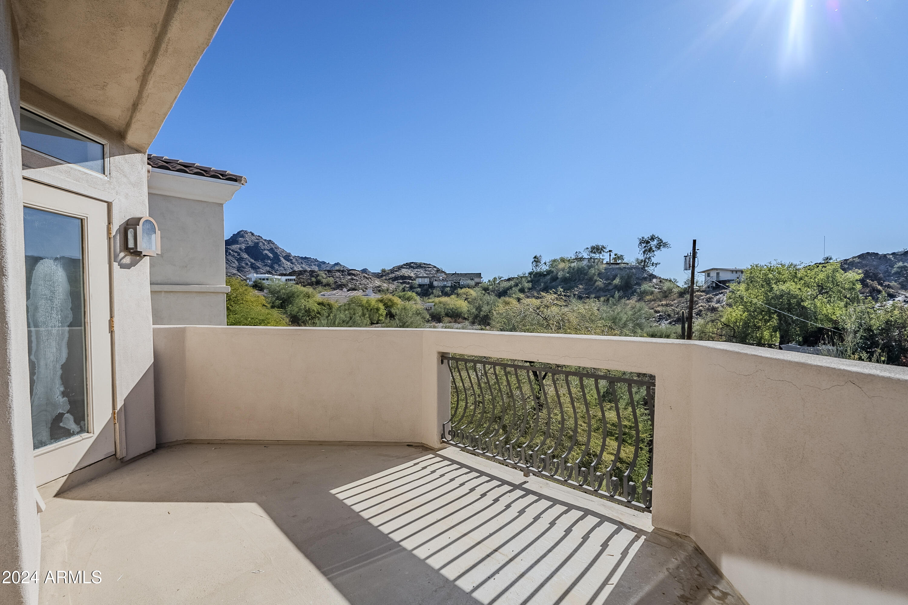 1747 E NORTHERN Avenue, 218