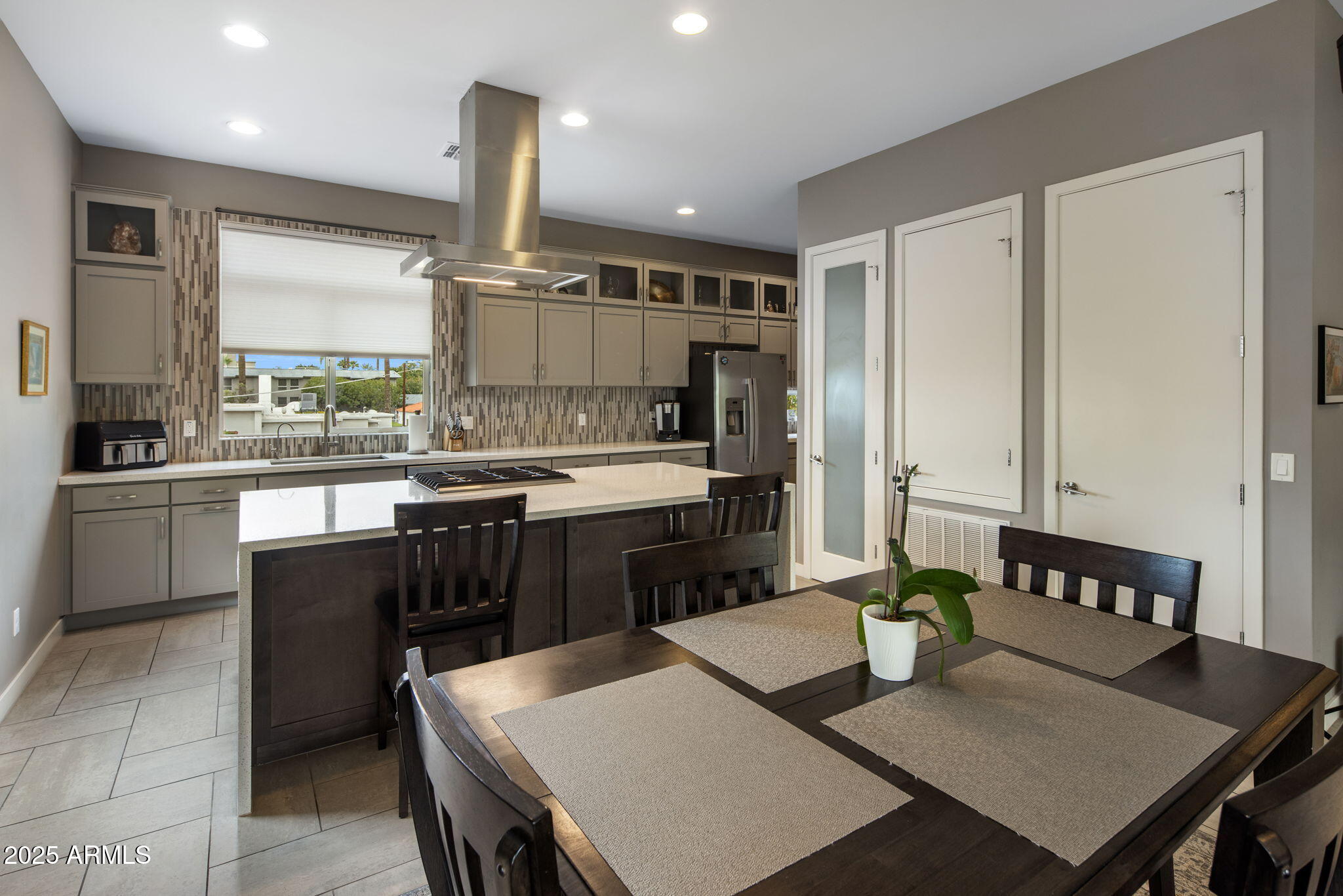 325 E CORONADO Road, 19