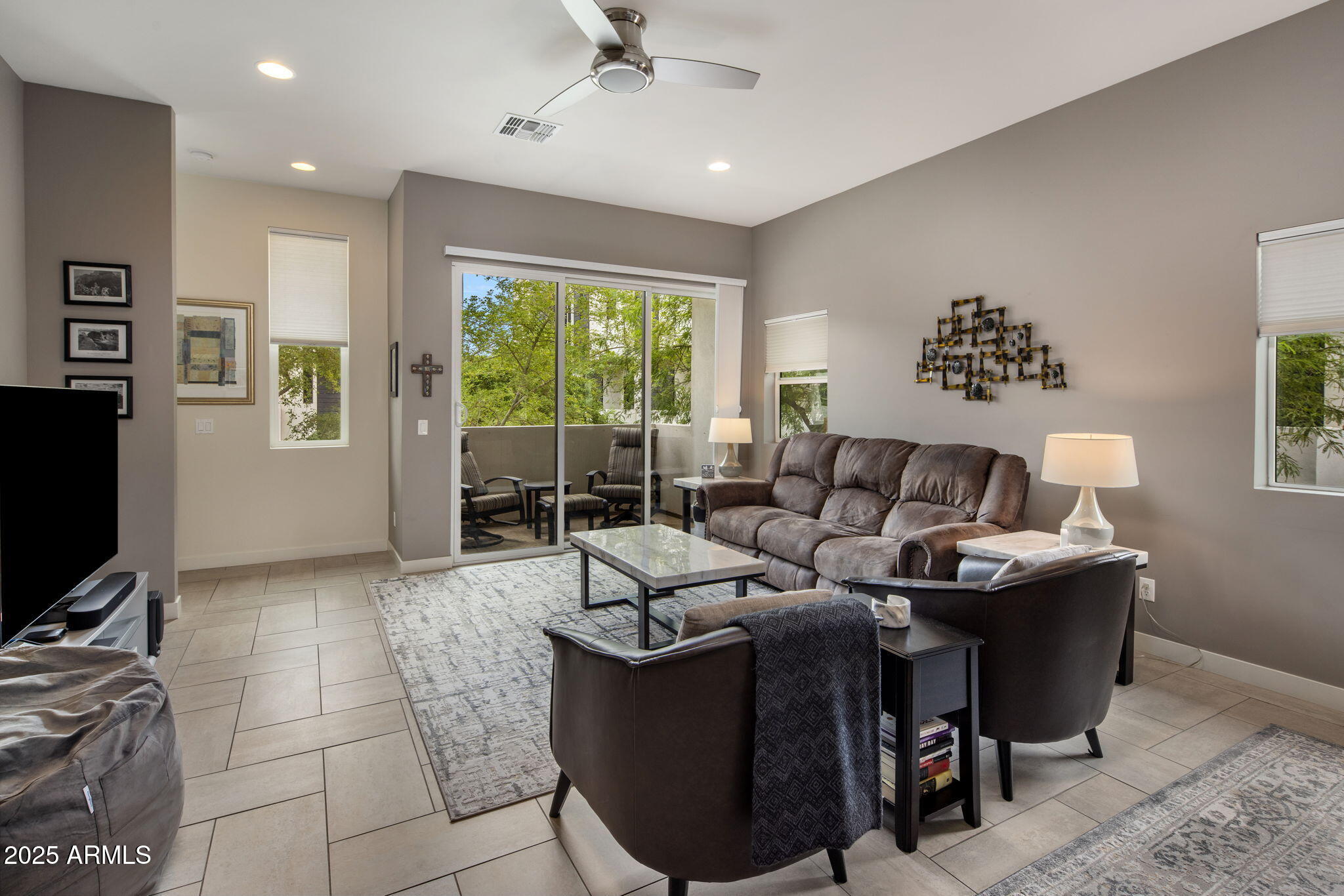 325 E CORONADO Road, 19