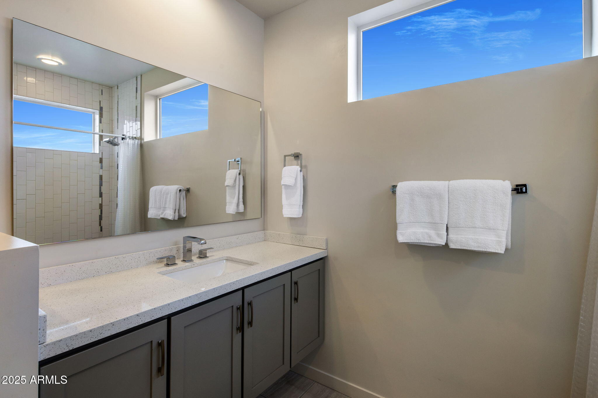 325 E CORONADO Road, 19