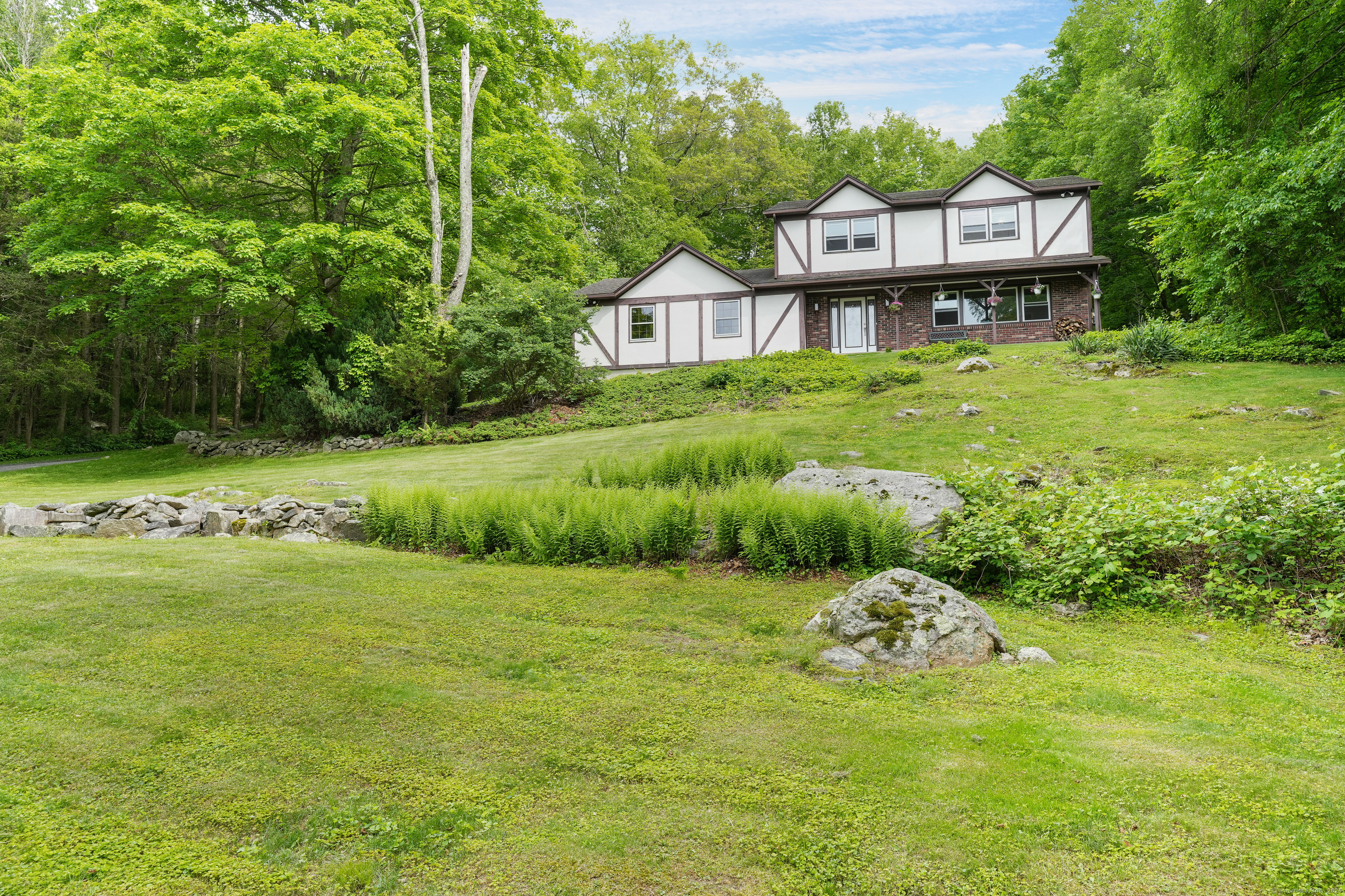 40 Spring Hill Lane