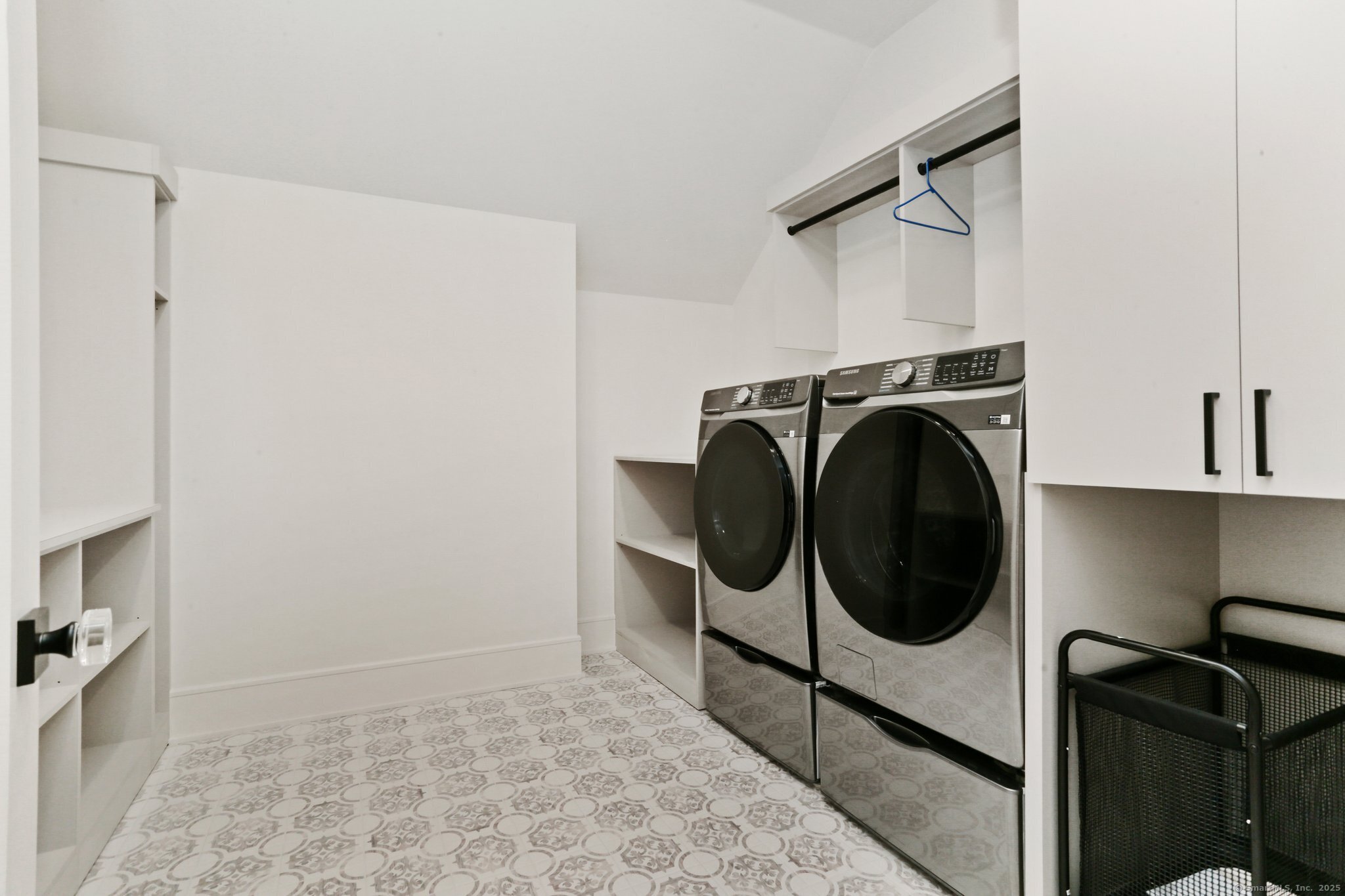 26 Morningside Drive South