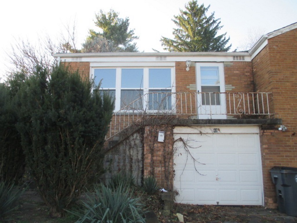 46-48 Greenbriar Dr