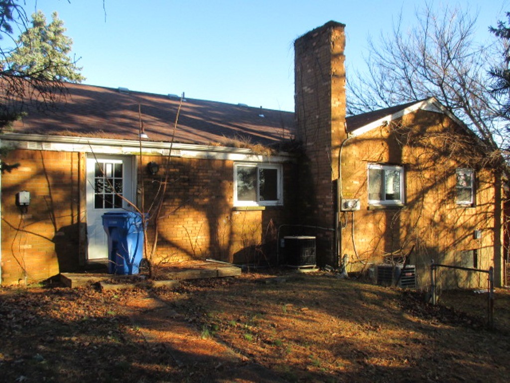 46-48 Greenbriar Dr