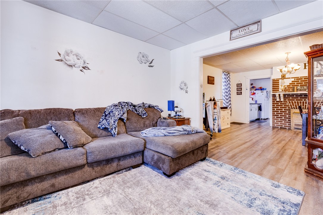 126-136 S Spring Ave