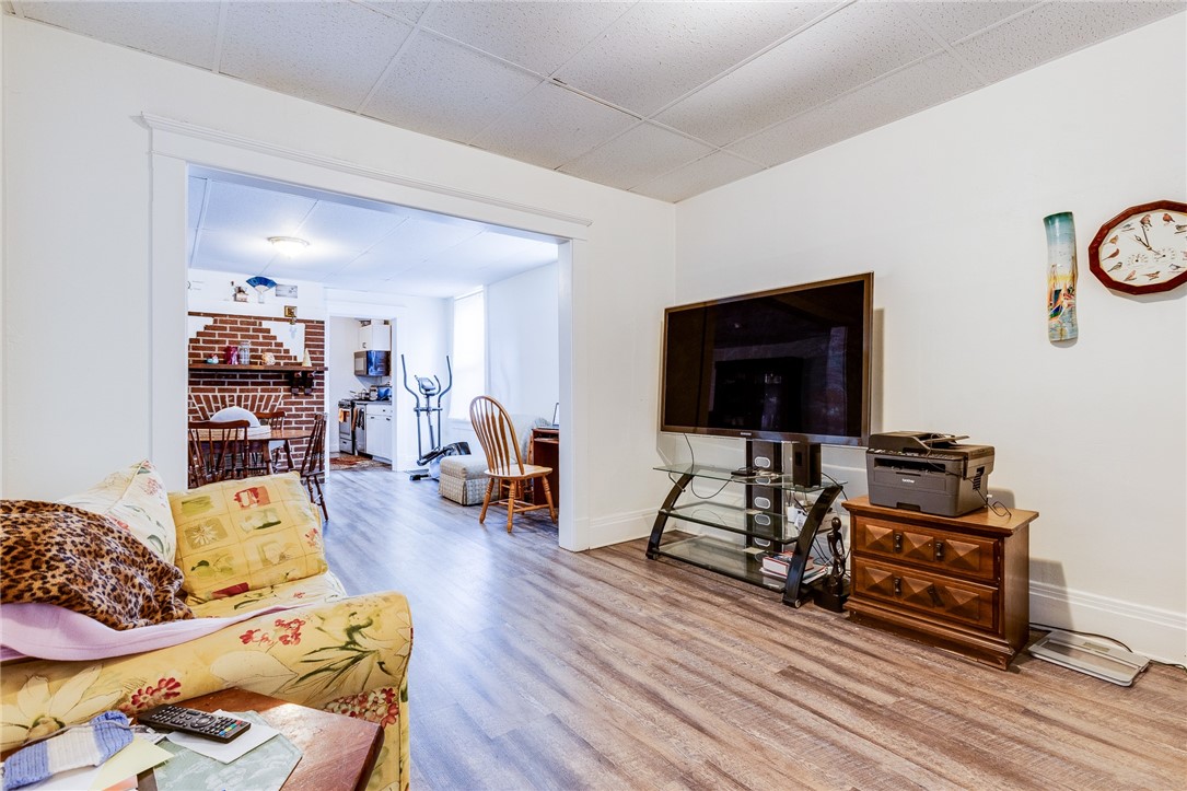 126-136 S Spring Ave