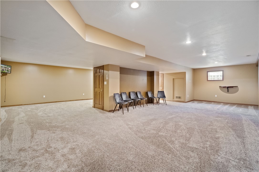 321 Ivy Dr.