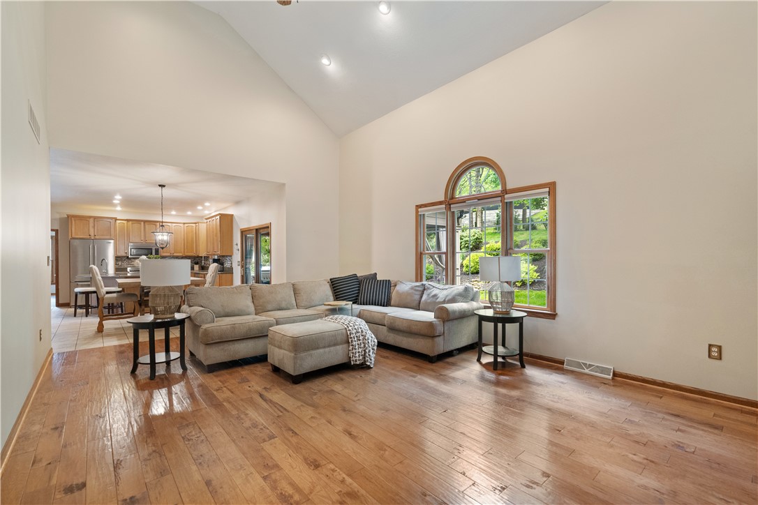 321 Ivy Dr.