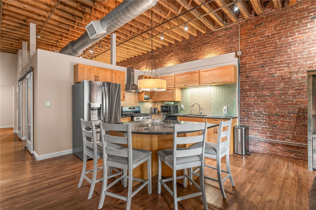 951 Liberty Ave 2D/204