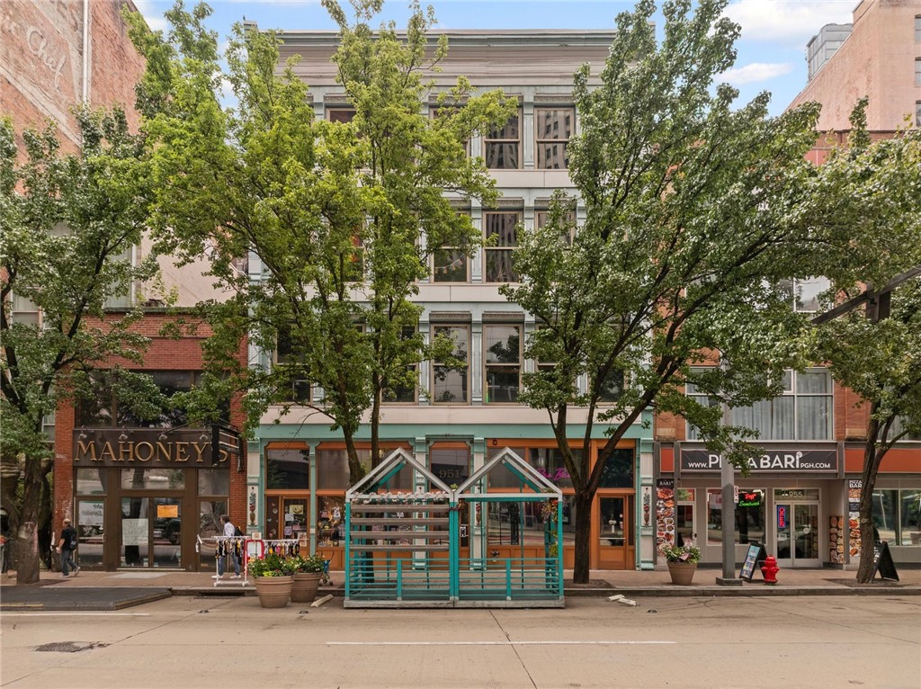 951 Liberty Ave 2D/204
