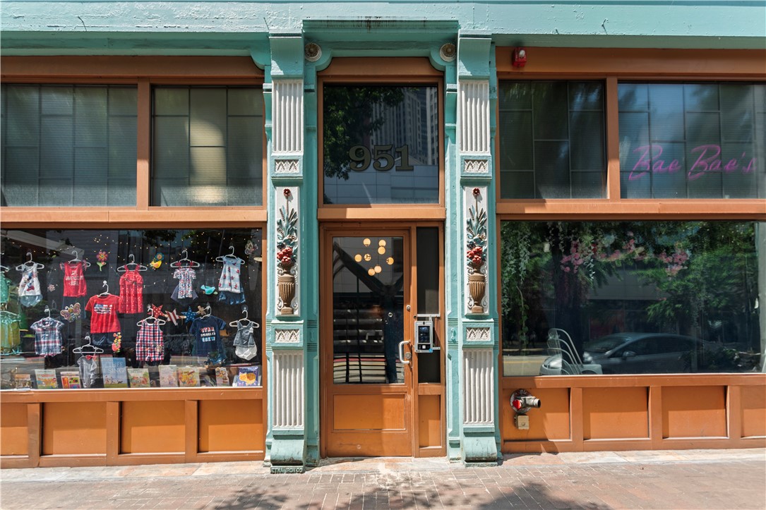 951 Liberty Ave 2D/204