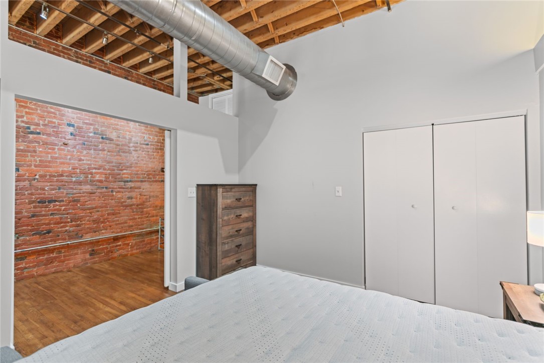 951 Liberty Ave 2D/204