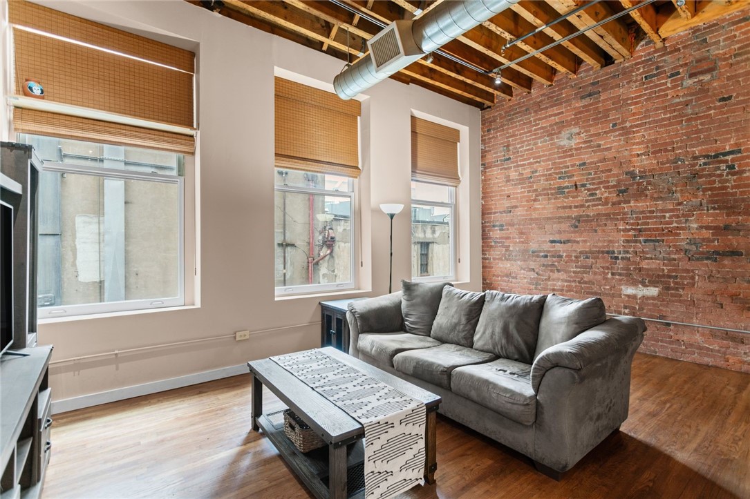 951 Liberty Ave 2D/204