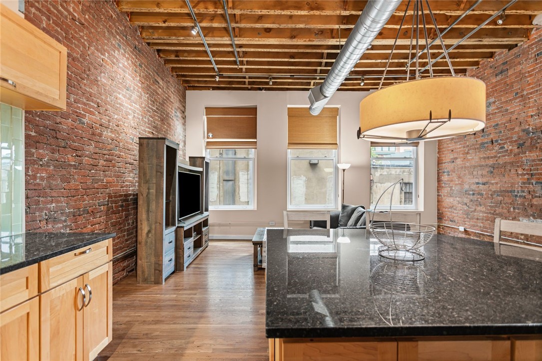 951 Liberty Ave 2D/204