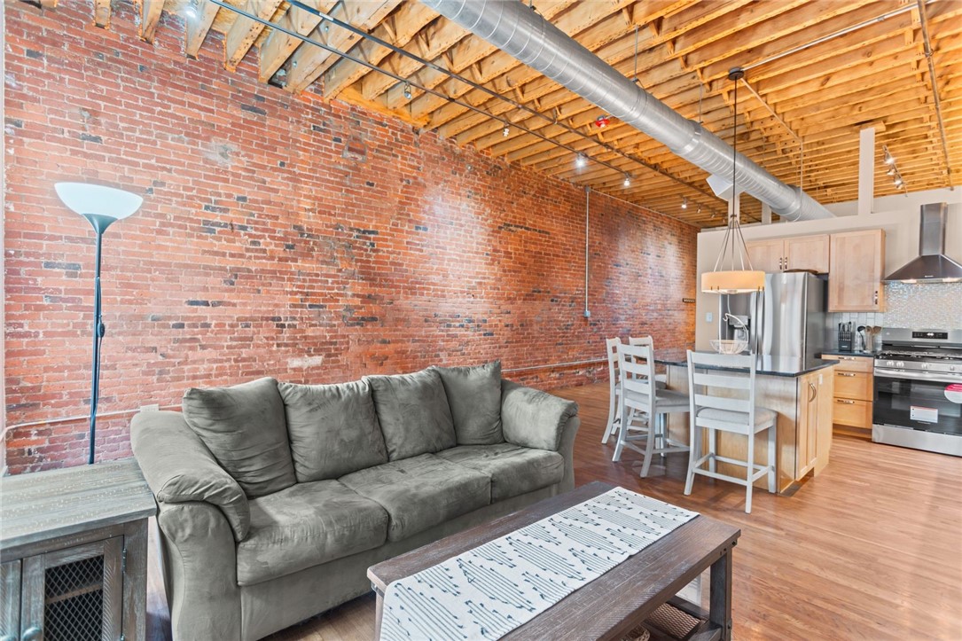 951 Liberty Ave 2D/204