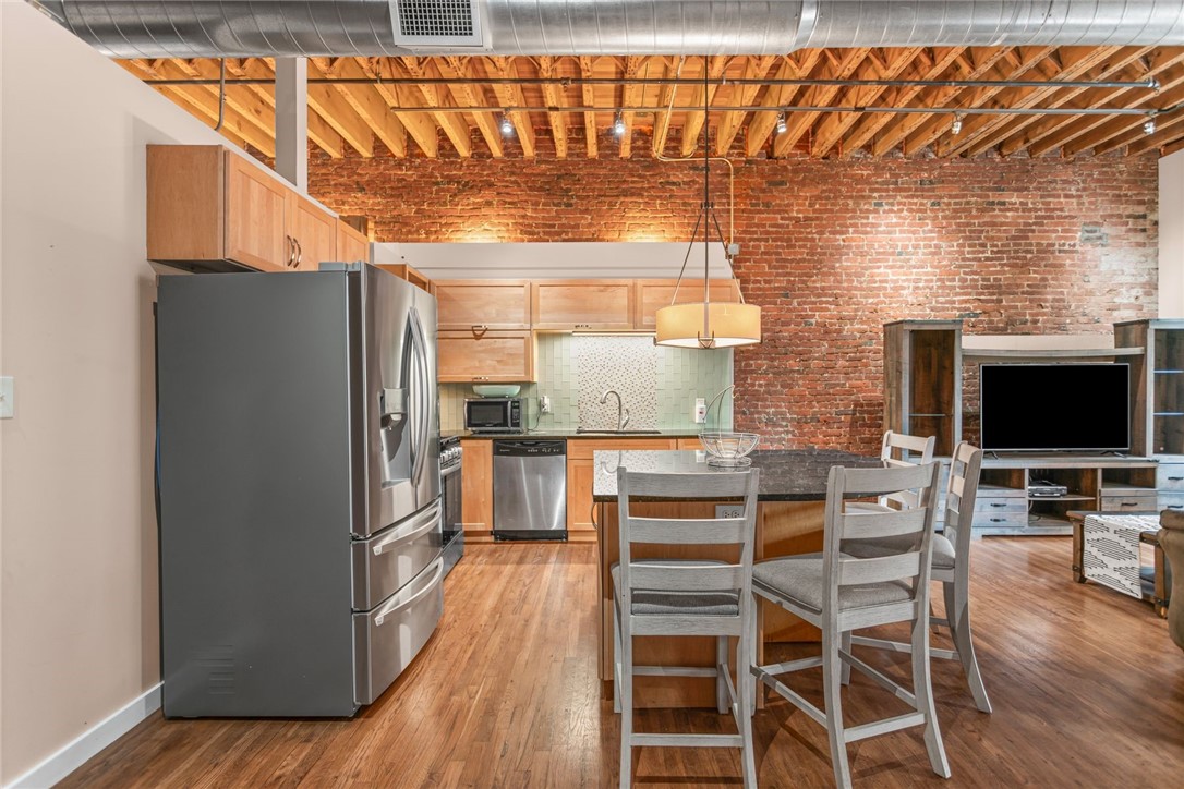 951 Liberty Ave 2D/204