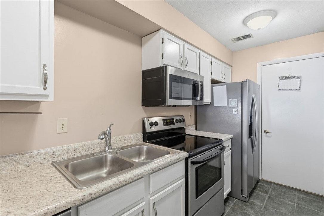 141 Cambridge Dr