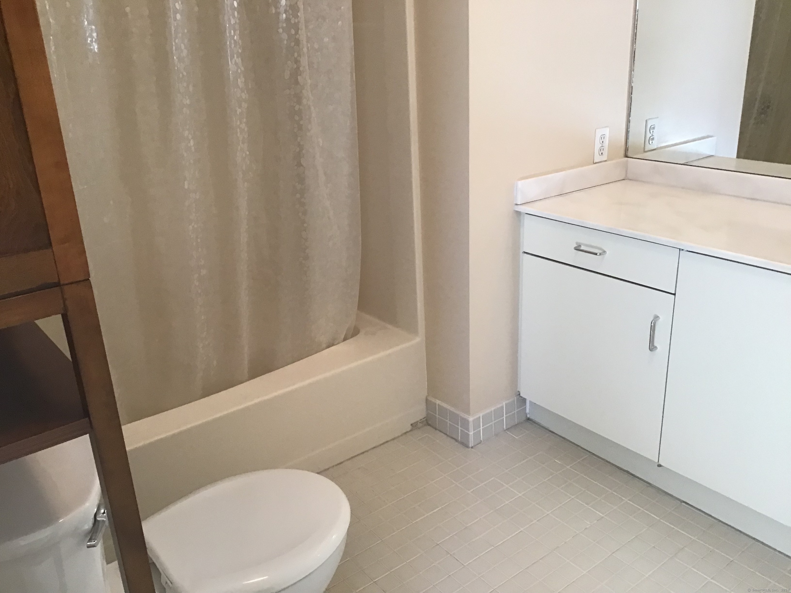 301 Post Road East APT 17