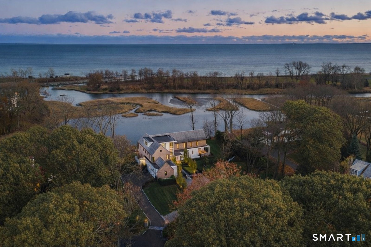 19 Beachside Common