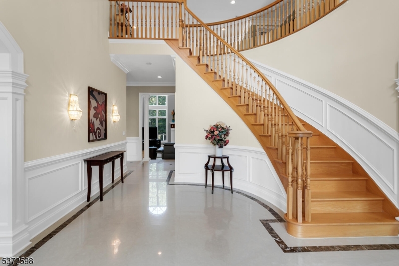 62 Canoe Brook Ln